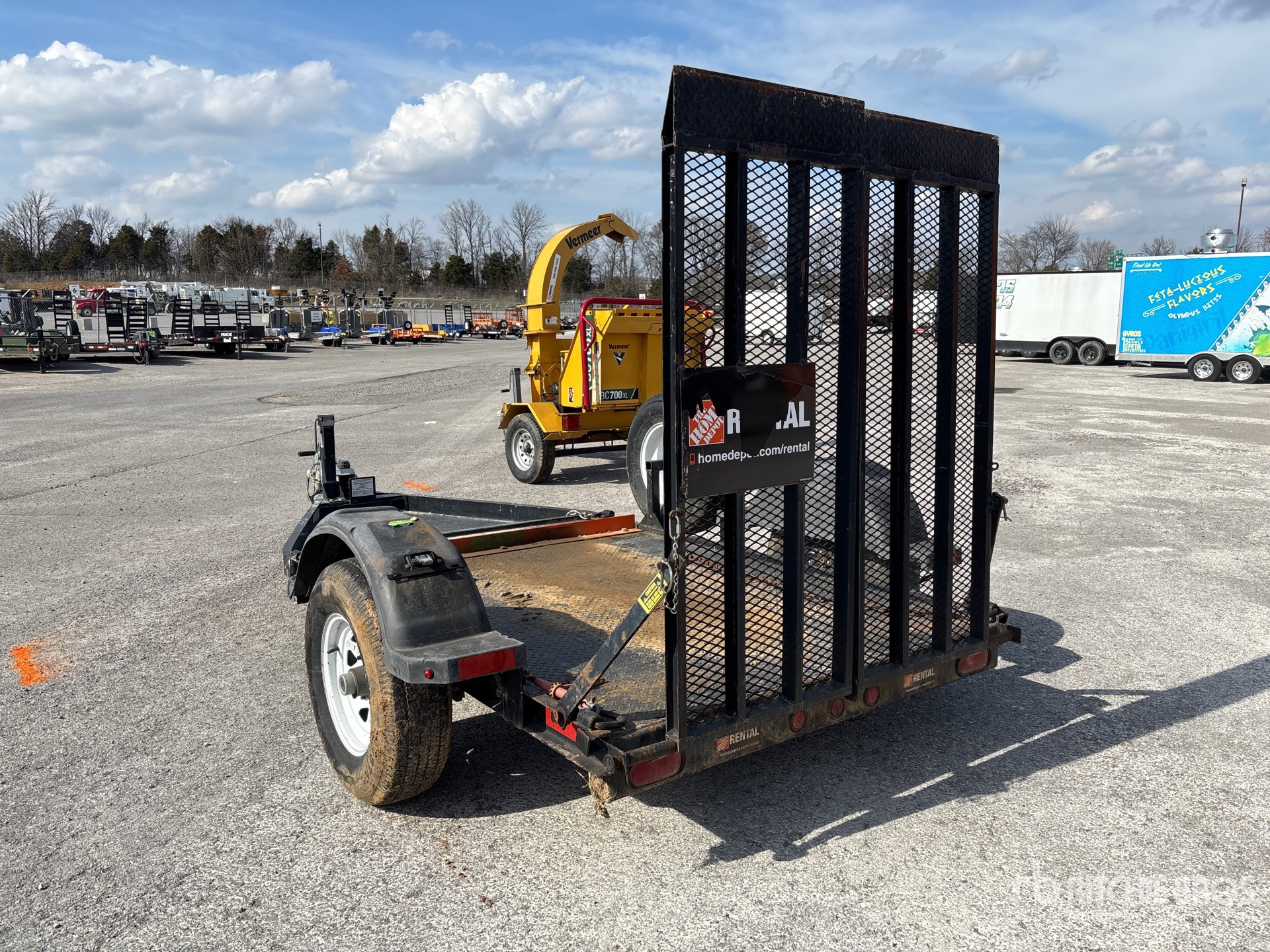 General Appearance with Picture, Left Rear Corner