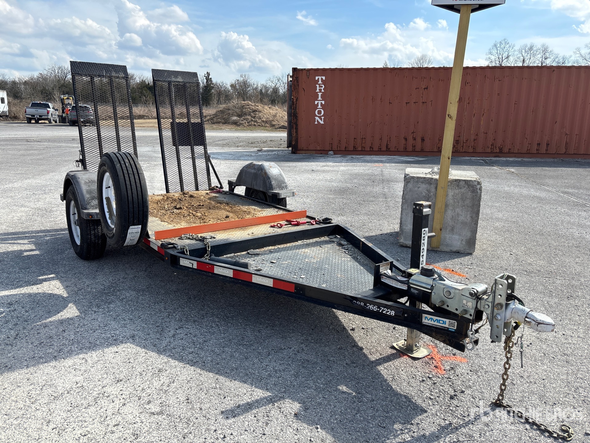 General Appearance with Picture, Right Front Corner