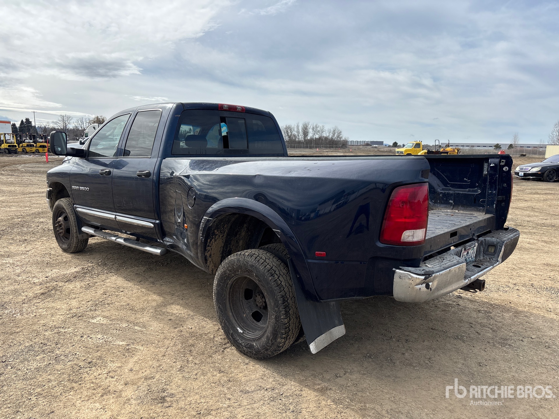 General Appearance with Foto, angolo posteriore sinistro