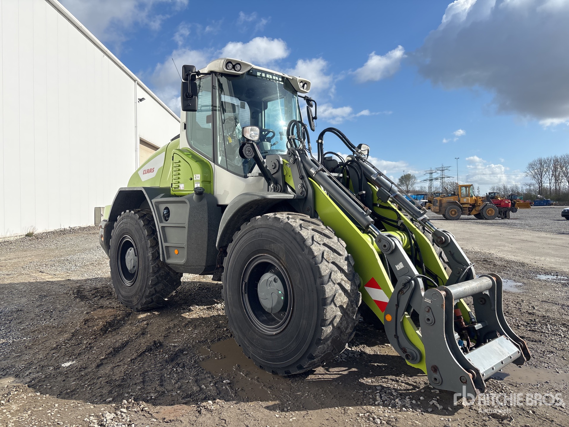 General Appearance with Picture, Right Front Corner