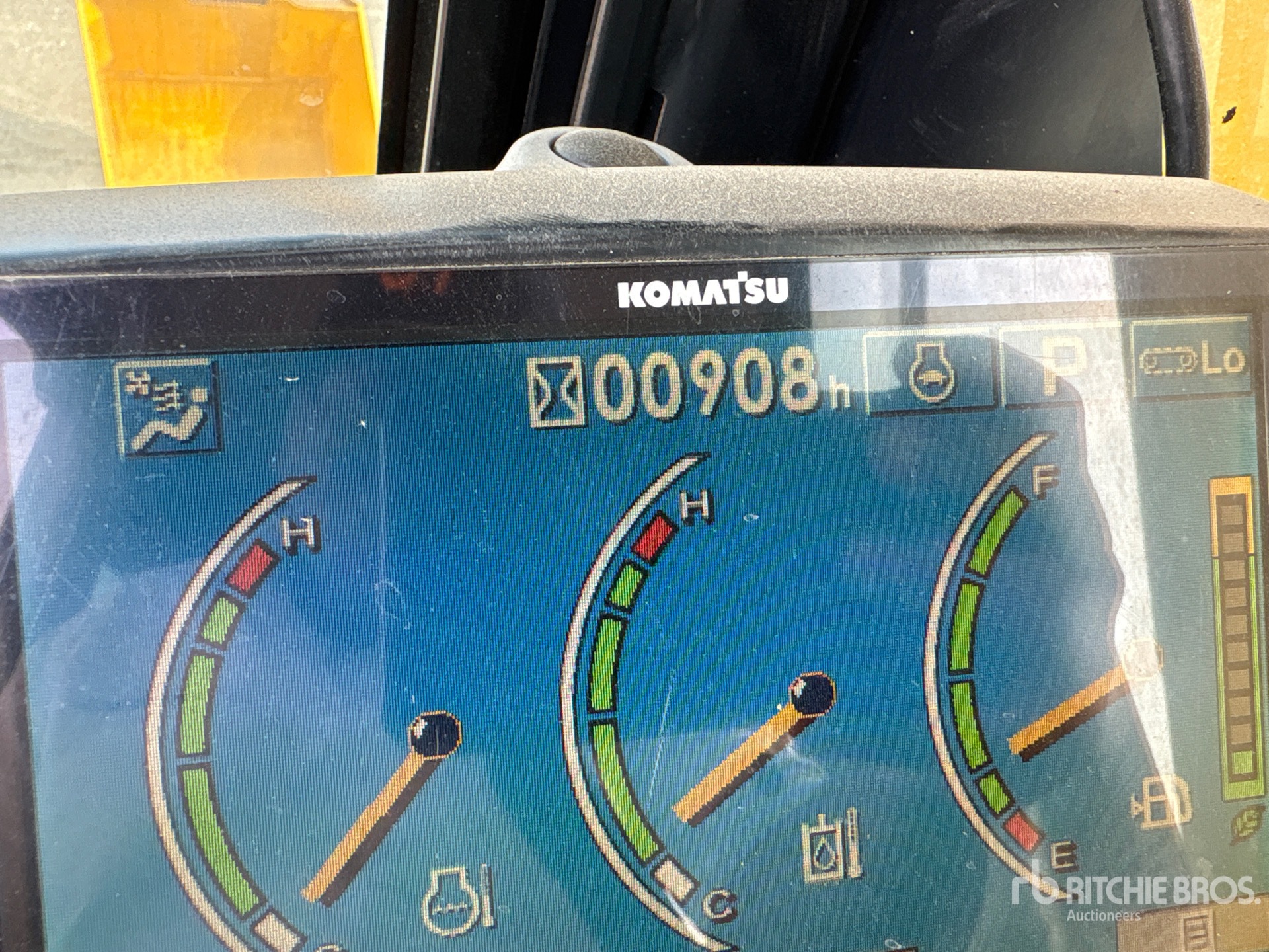 2022 Komatsu PC200-8
