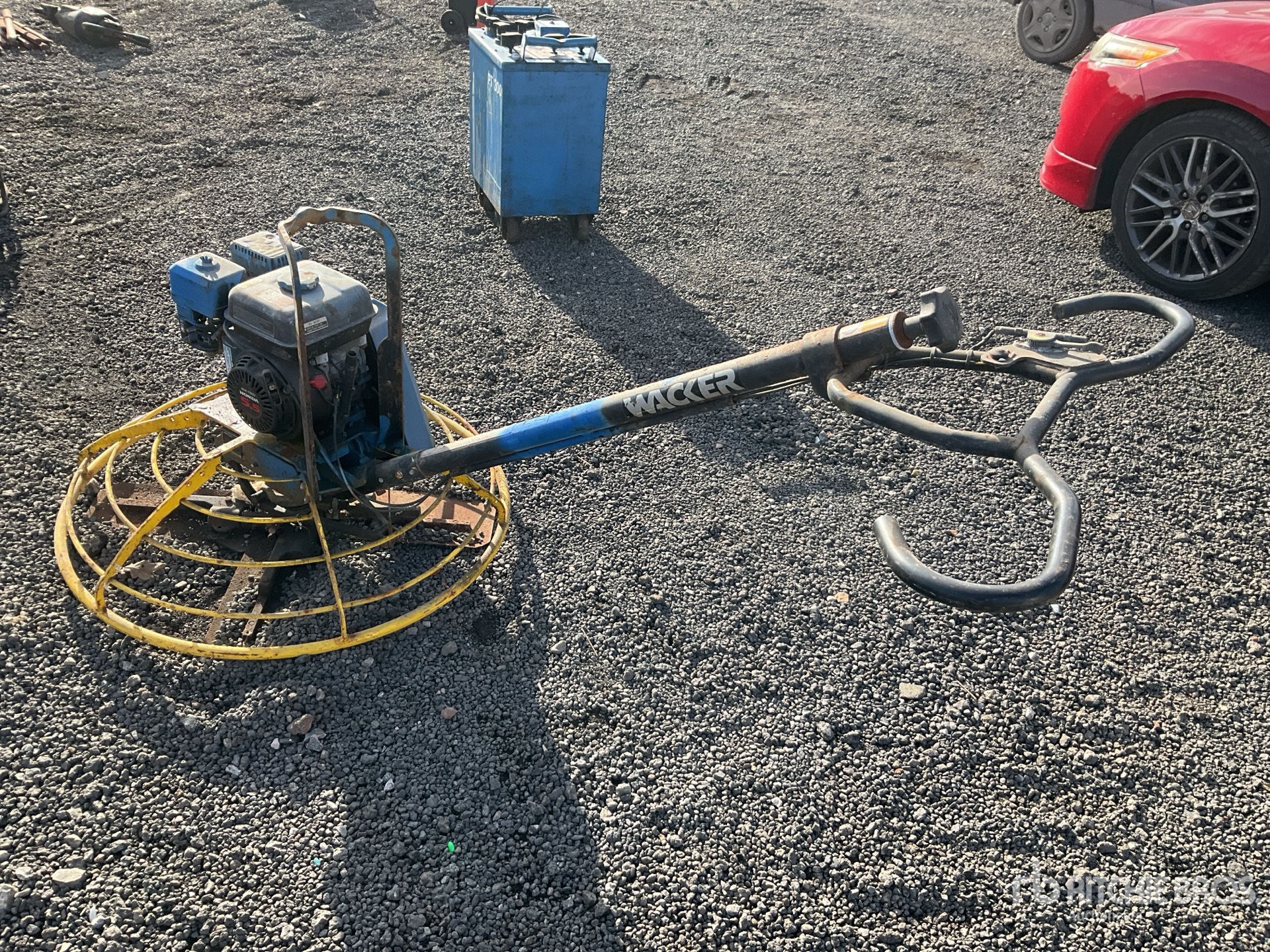 Aspect général with Image, coin avant droit