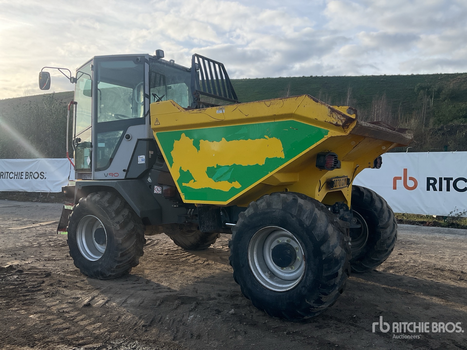 General Appearance with Picture, Left Rear Corner