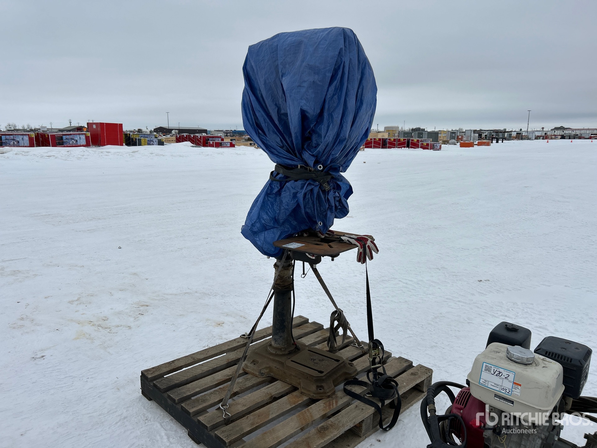 General Appearance with Bild, Ecke vorne rechts