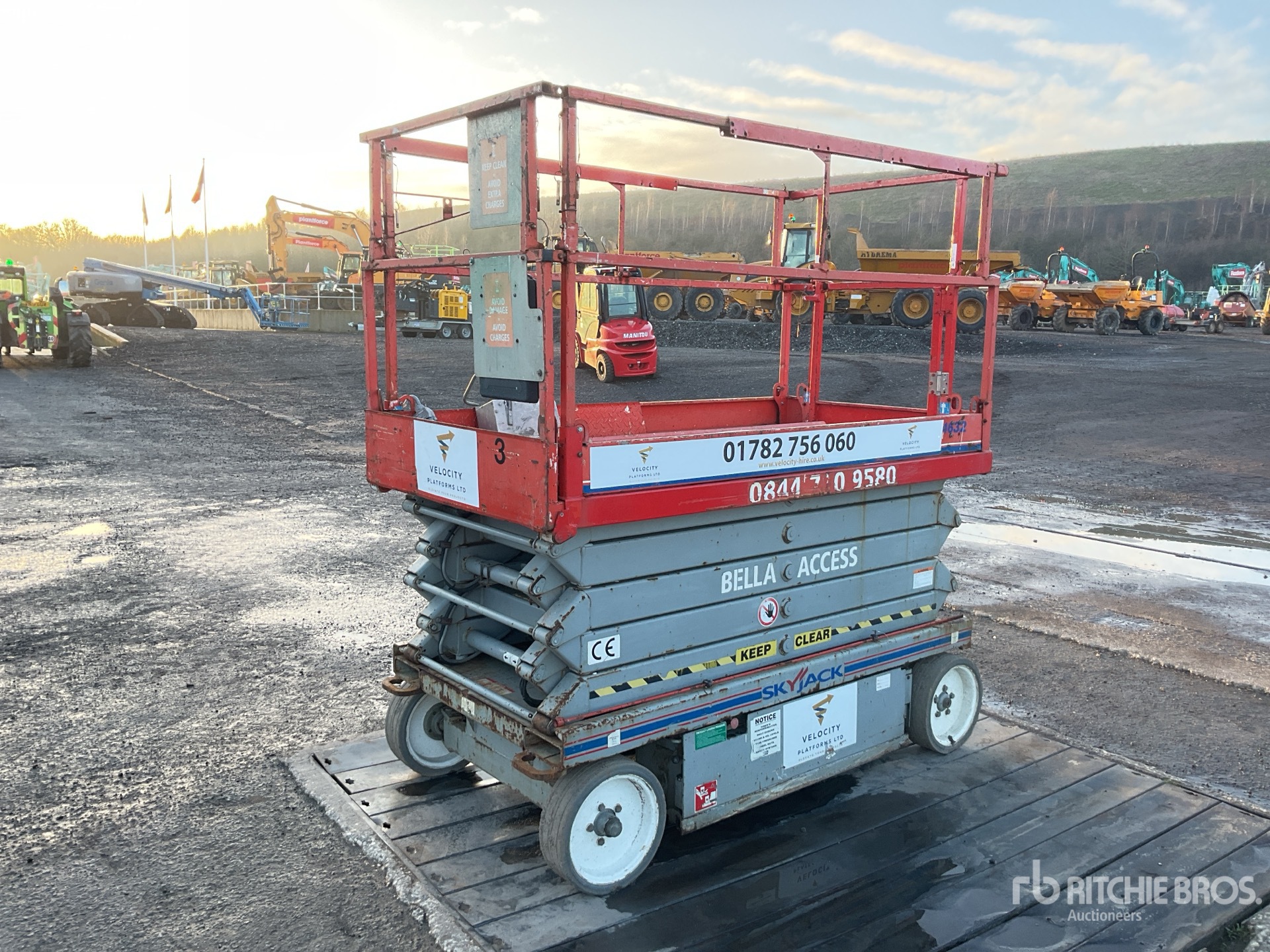 General Appearance with Picture, Left Front Corner