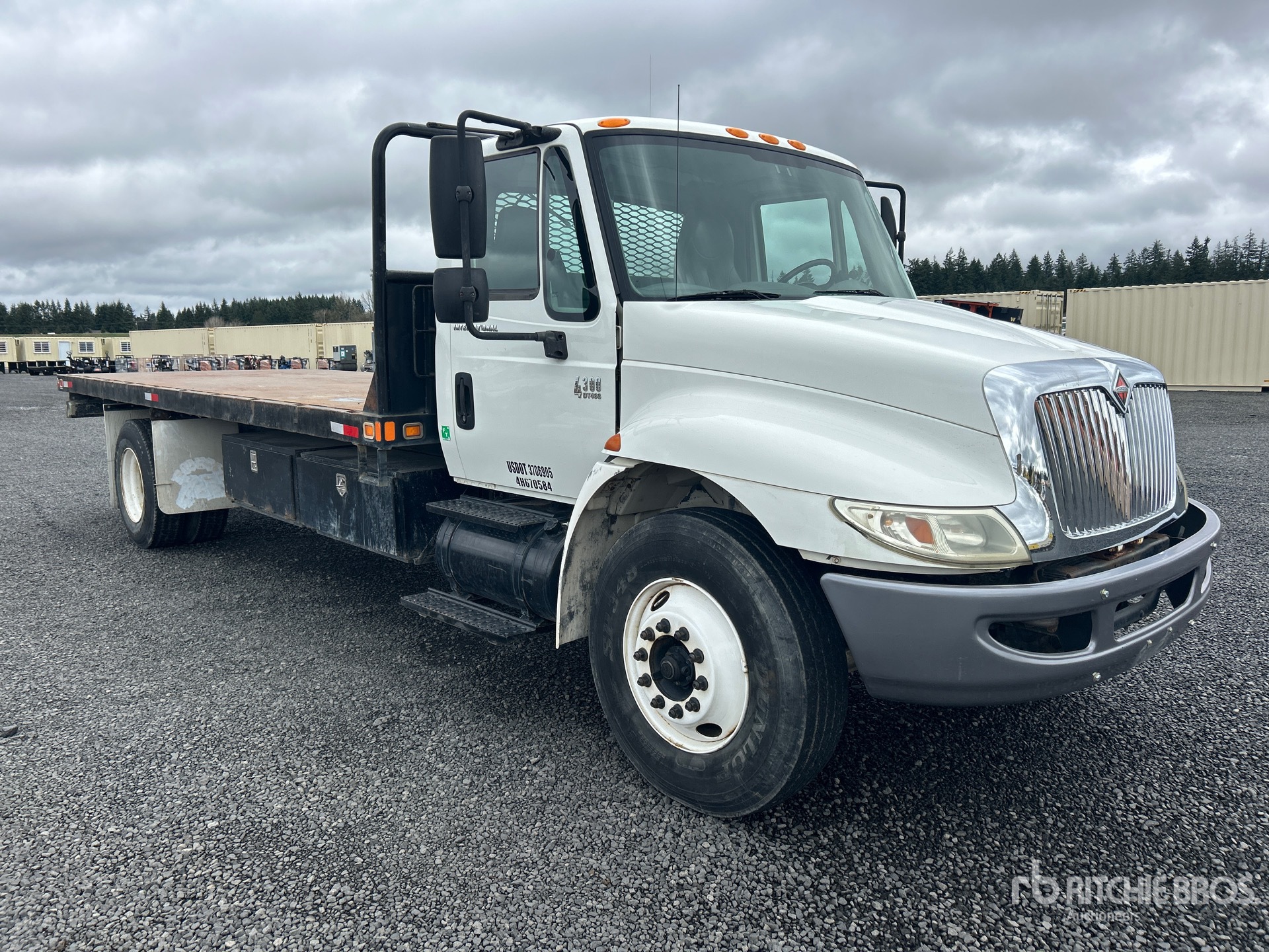 General Appearance with Picture, Right Front Corner