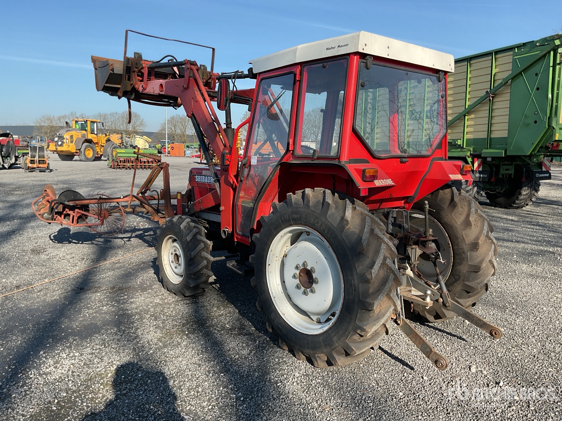 General Appearance with Picture, Left Rear Corner