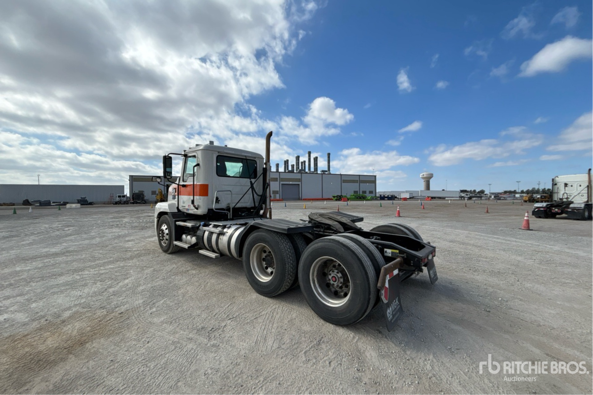 General Appearance with Bild, Ecke hinten links