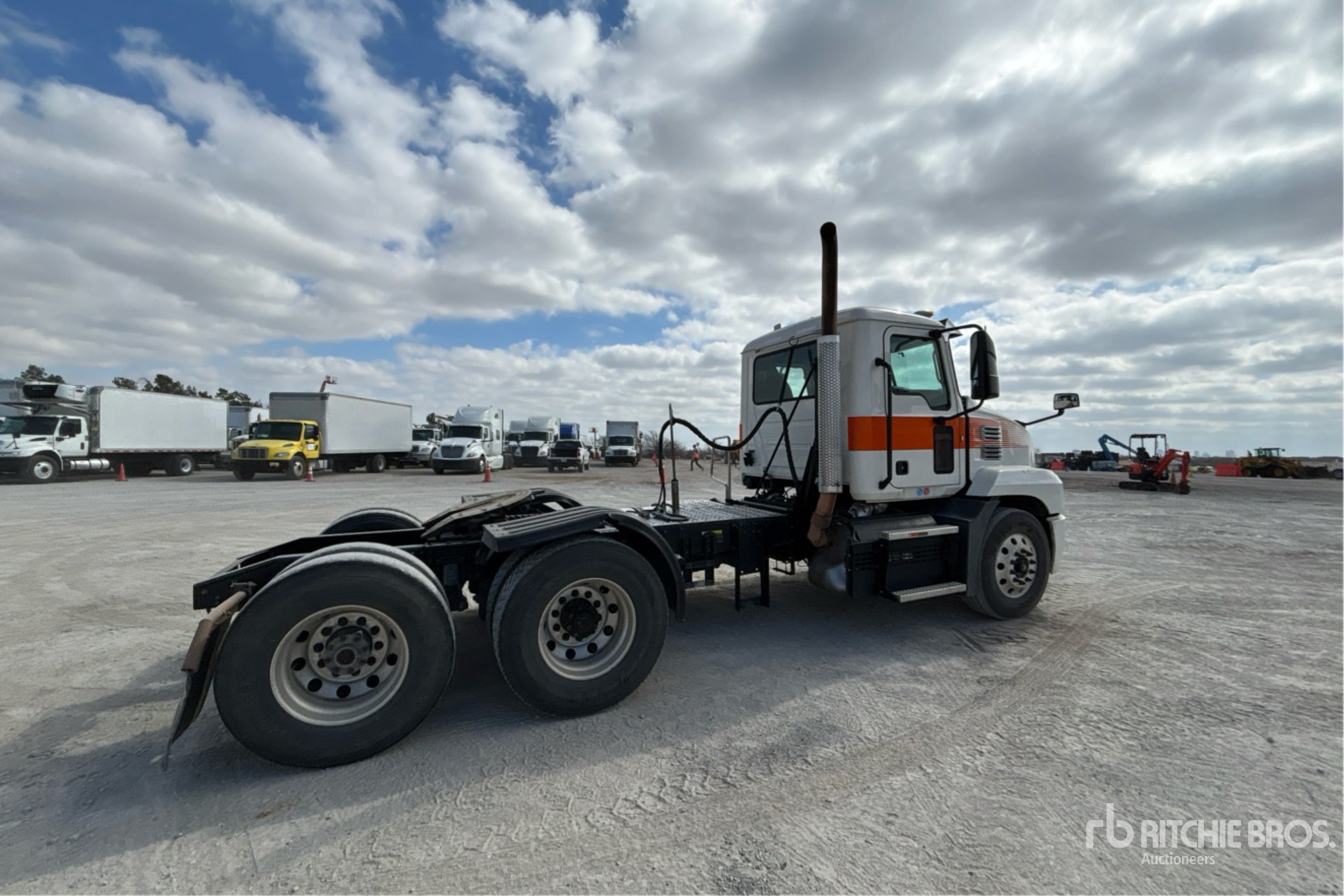 General Appearance with Bild, Ecke hinten rechts