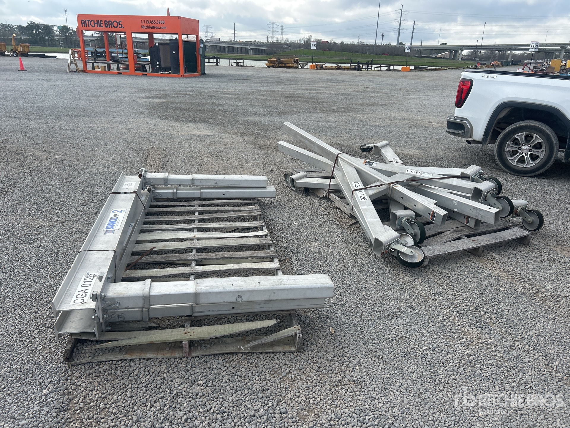 General Appearance with Image, coin avant gauche