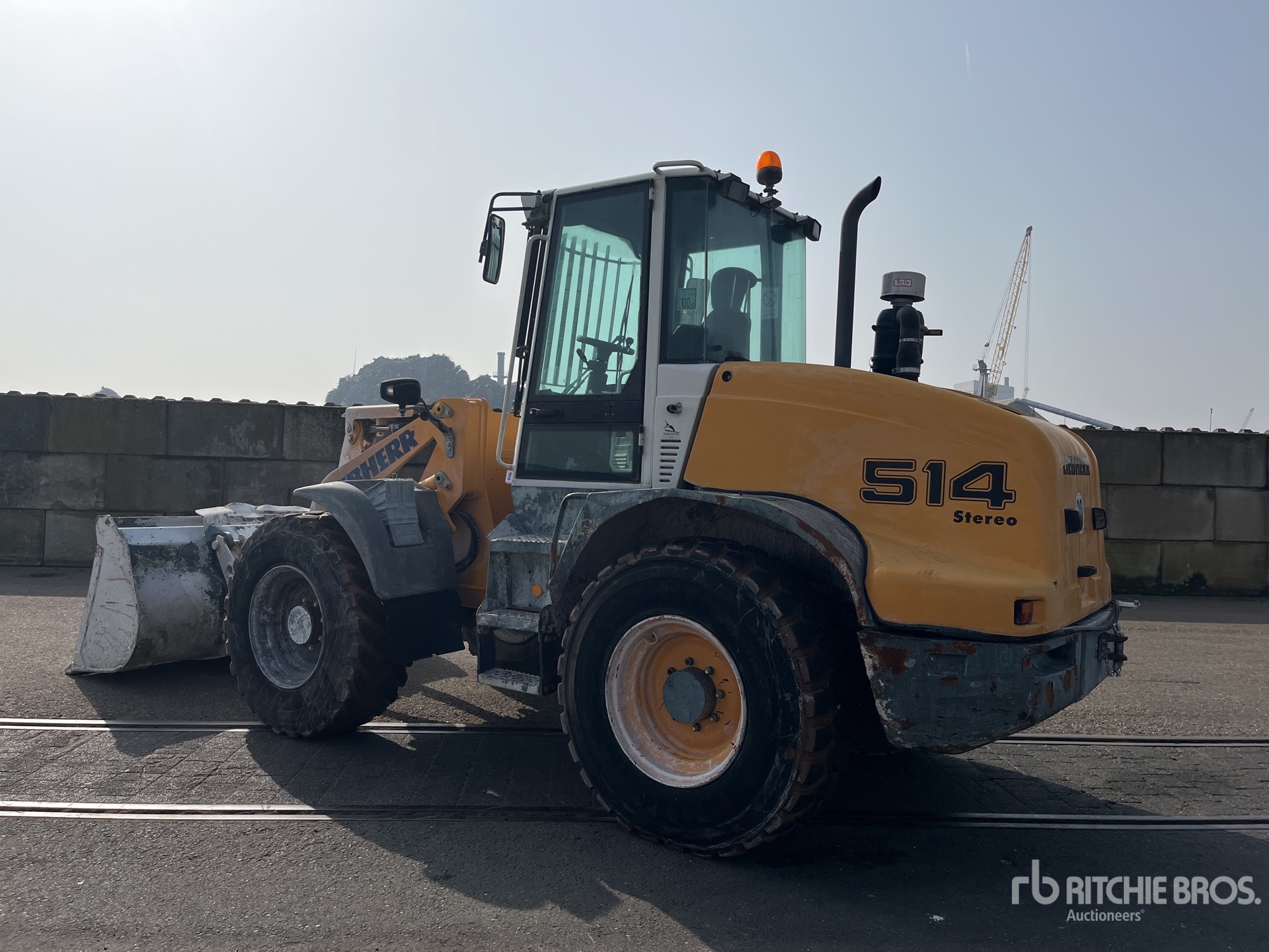 General Appearance with Imagen: esquina trasera izquierda