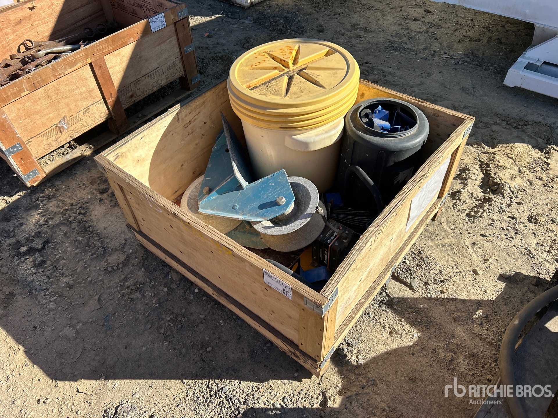 General Appearance with Bild, Ecke vorne links