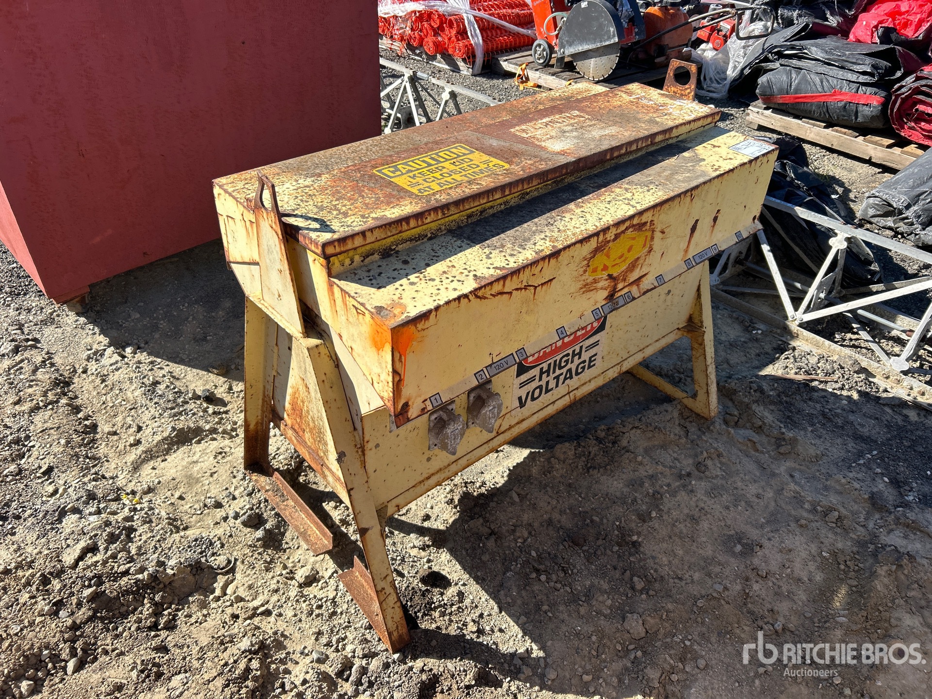 General Appearance with Bild, Ecke hinten links