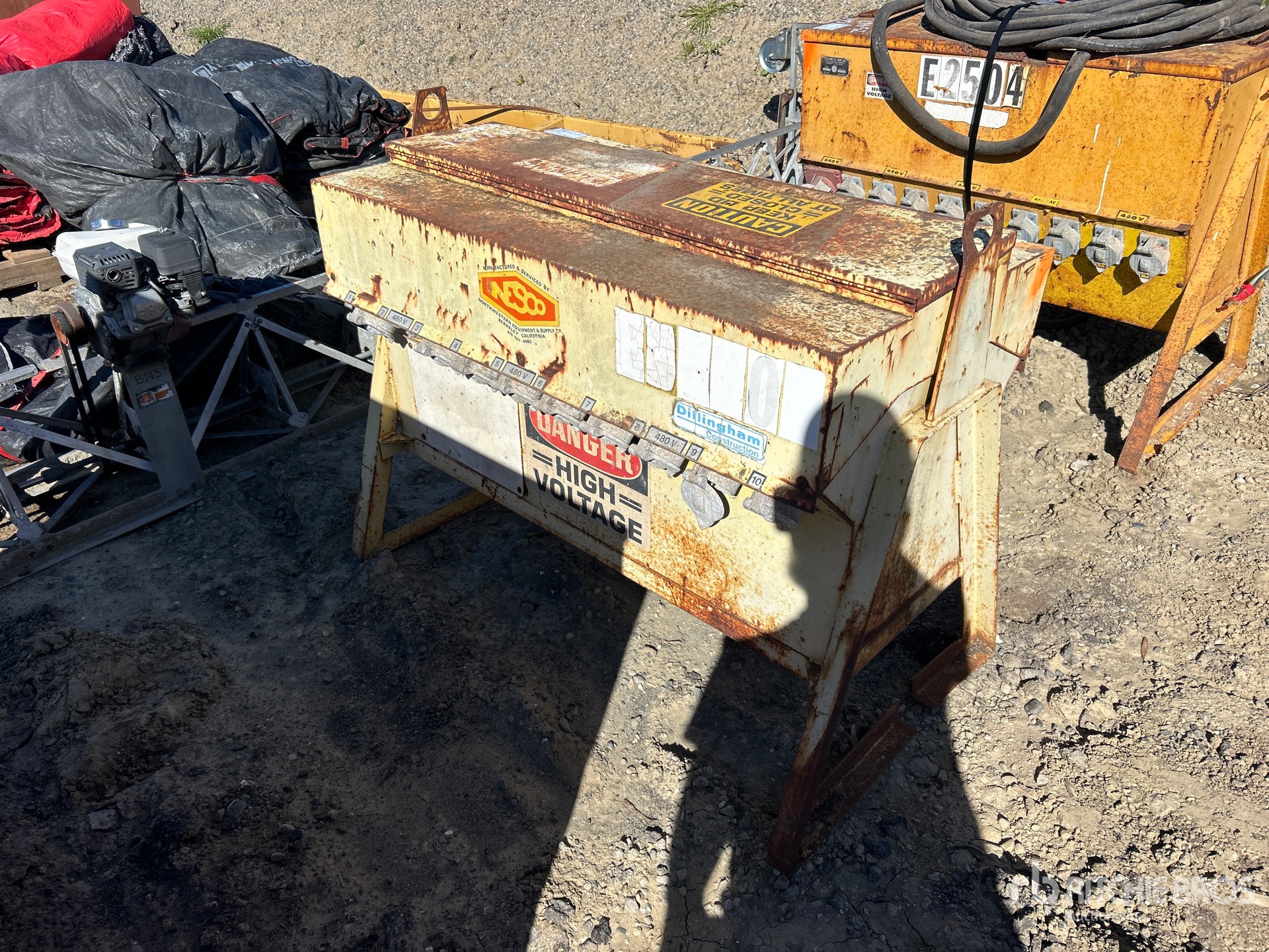 General Appearance with Bild, Ecke vorne links