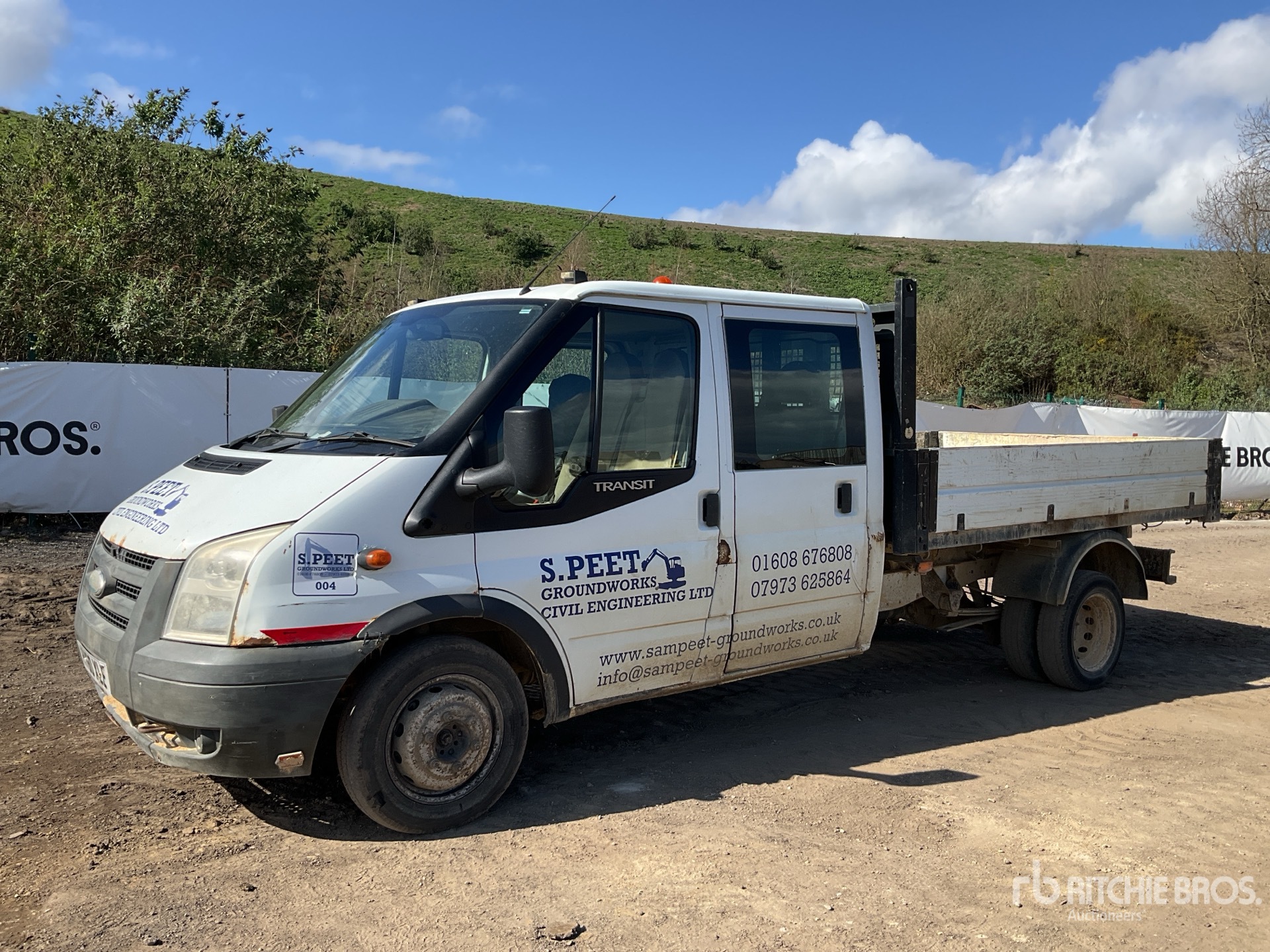 General Appearance with Picture, Left Front Corner