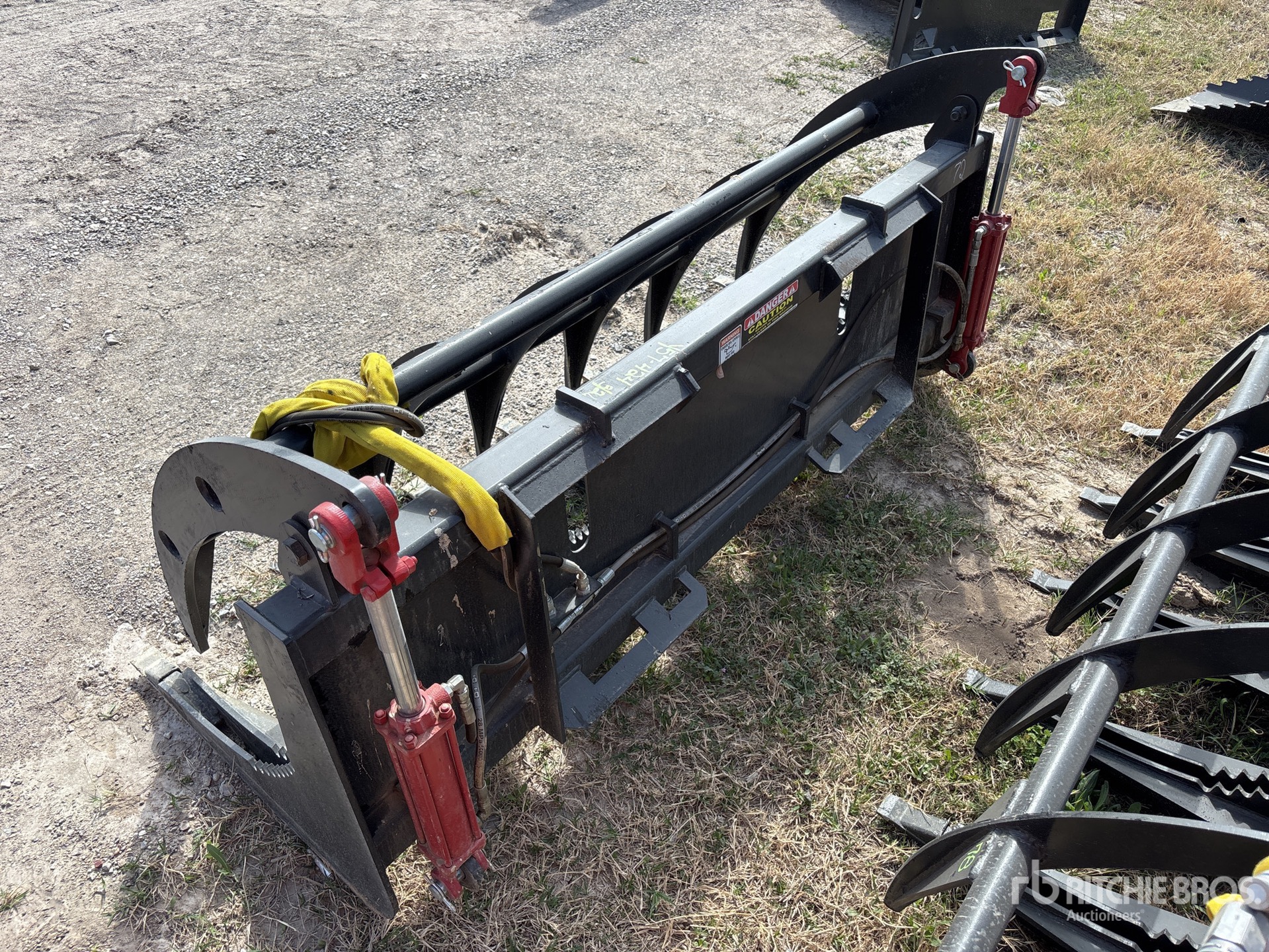 General Appearance with Foto, angolo posteriore sinistro