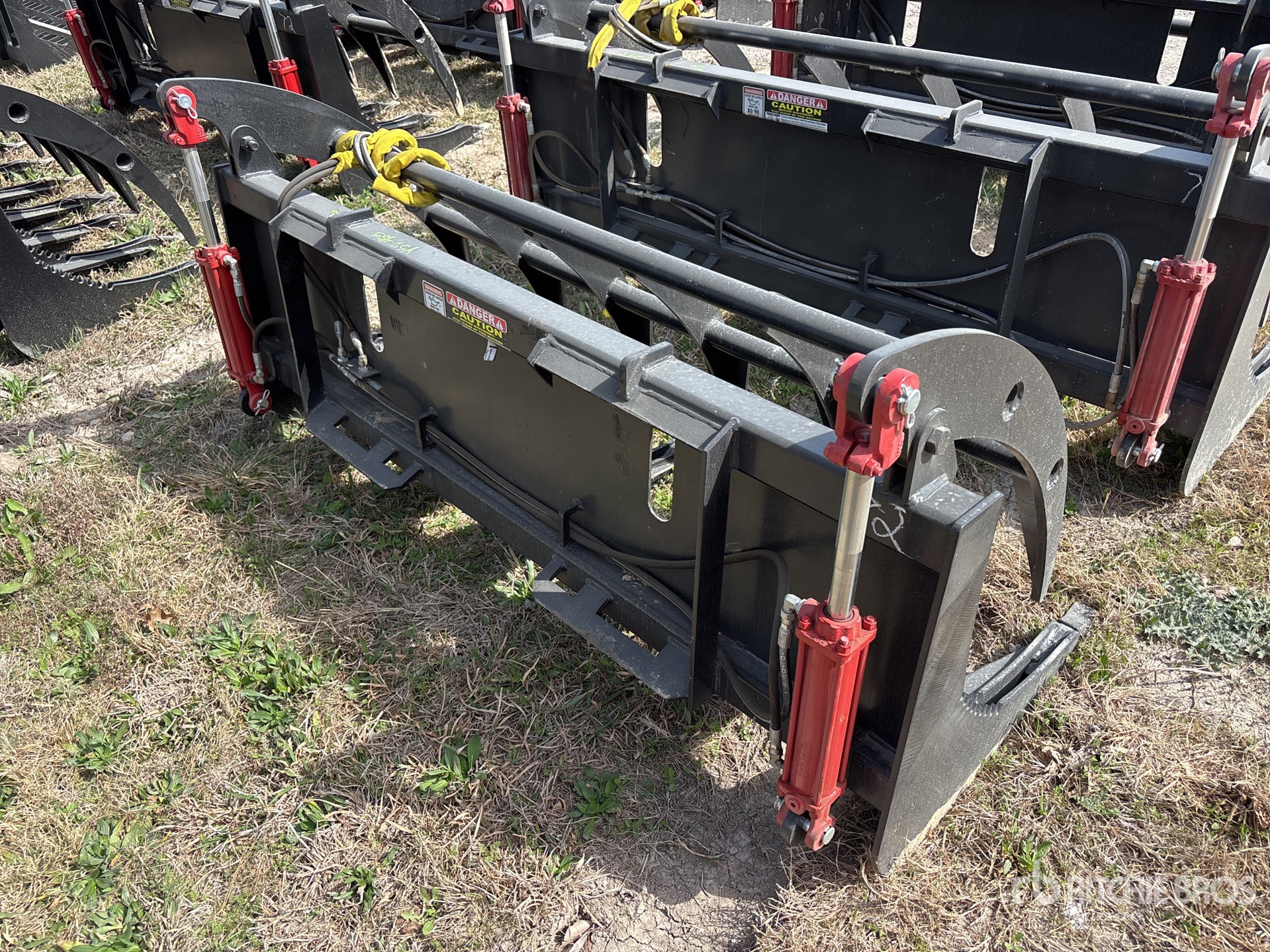 General Appearance with Foto, angolo anteriore sinistro