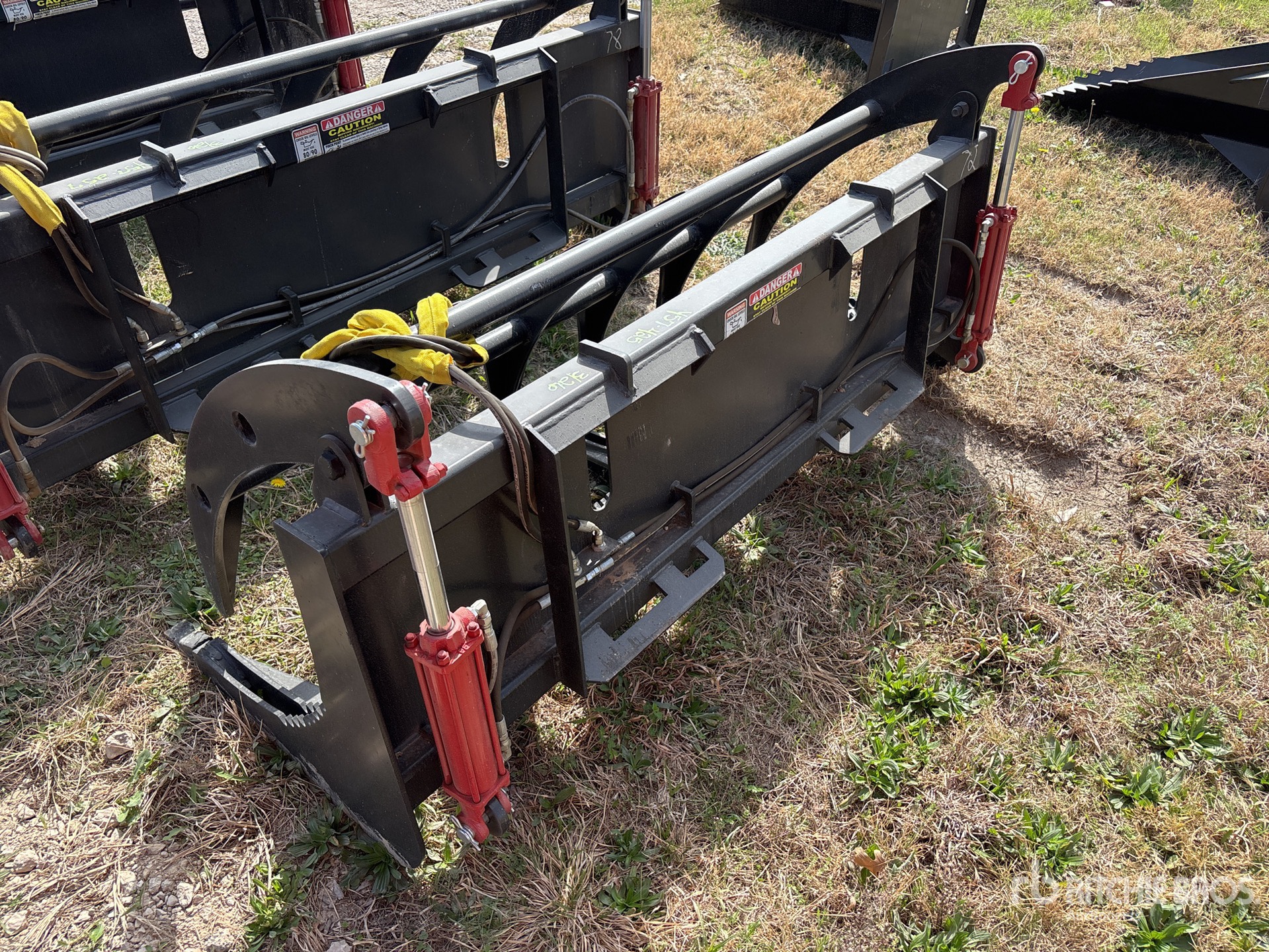 General Appearance with Foto, angolo posteriore sinistro