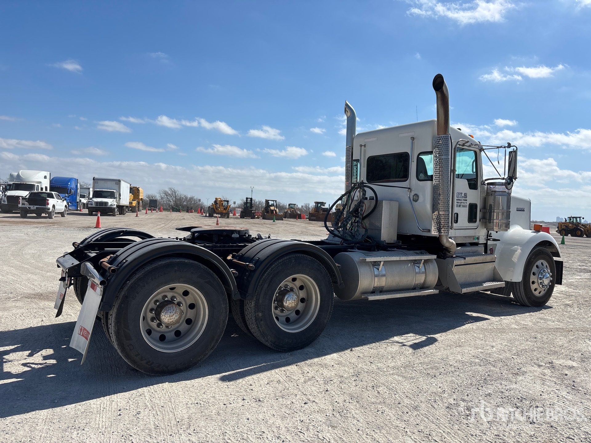 General Appearance with Bild, Ecke hinten rechts