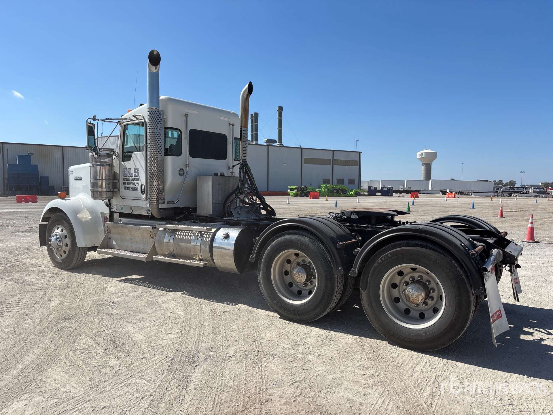 General Appearance with Bild, Ecke hinten links