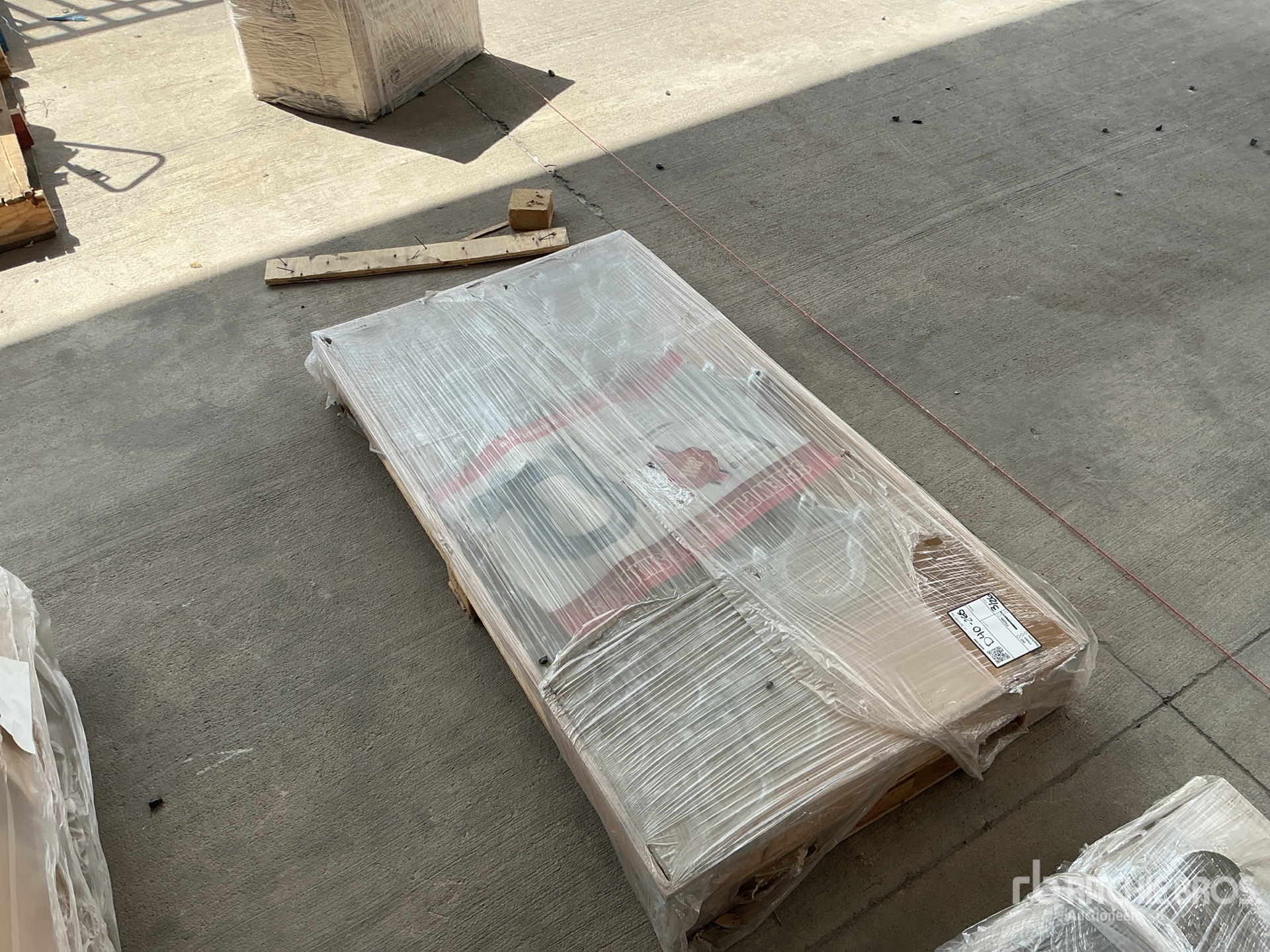 General Appearance with Image, coin avant droit