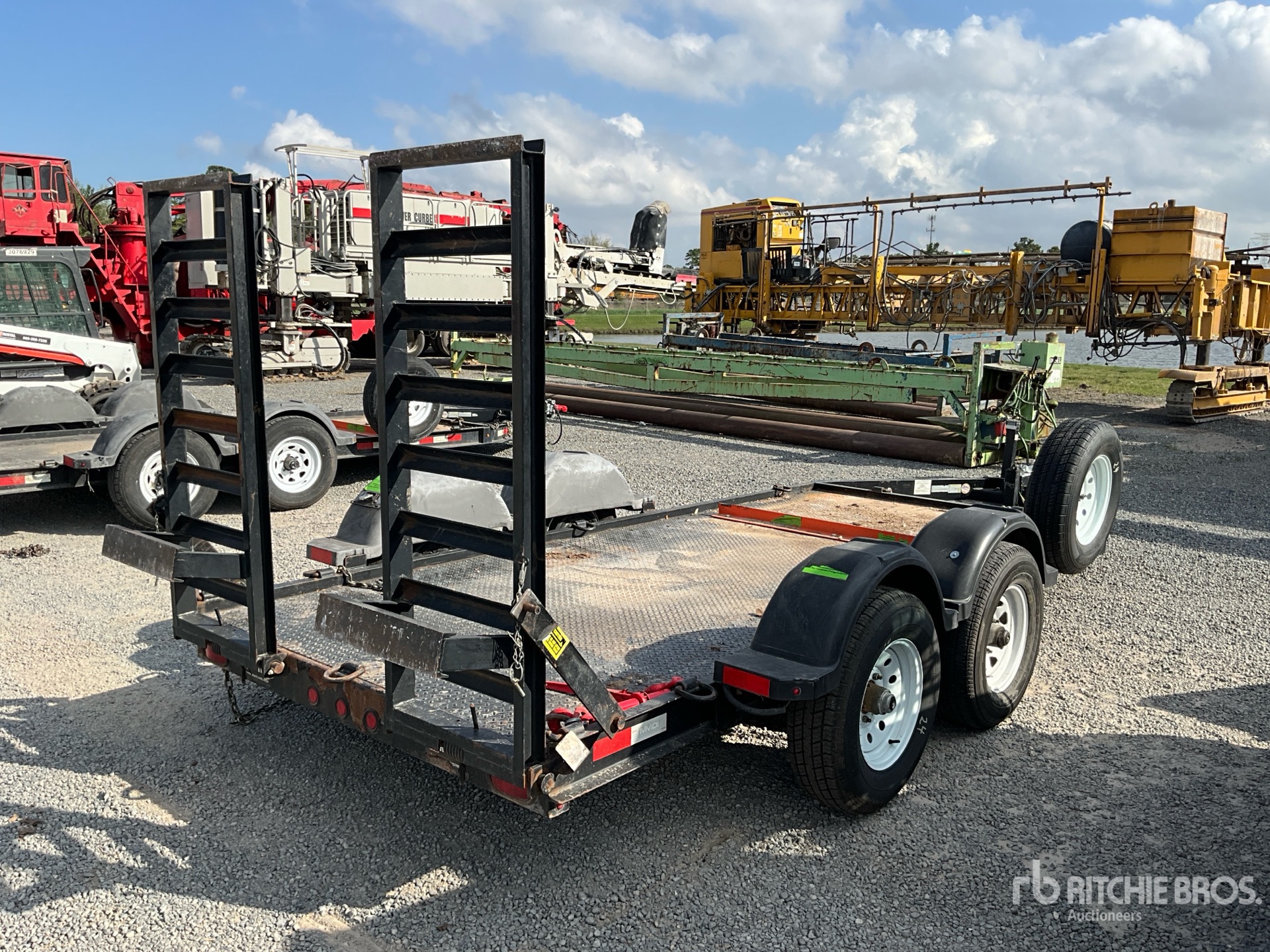 Aspect général with Image, coin arrière droit