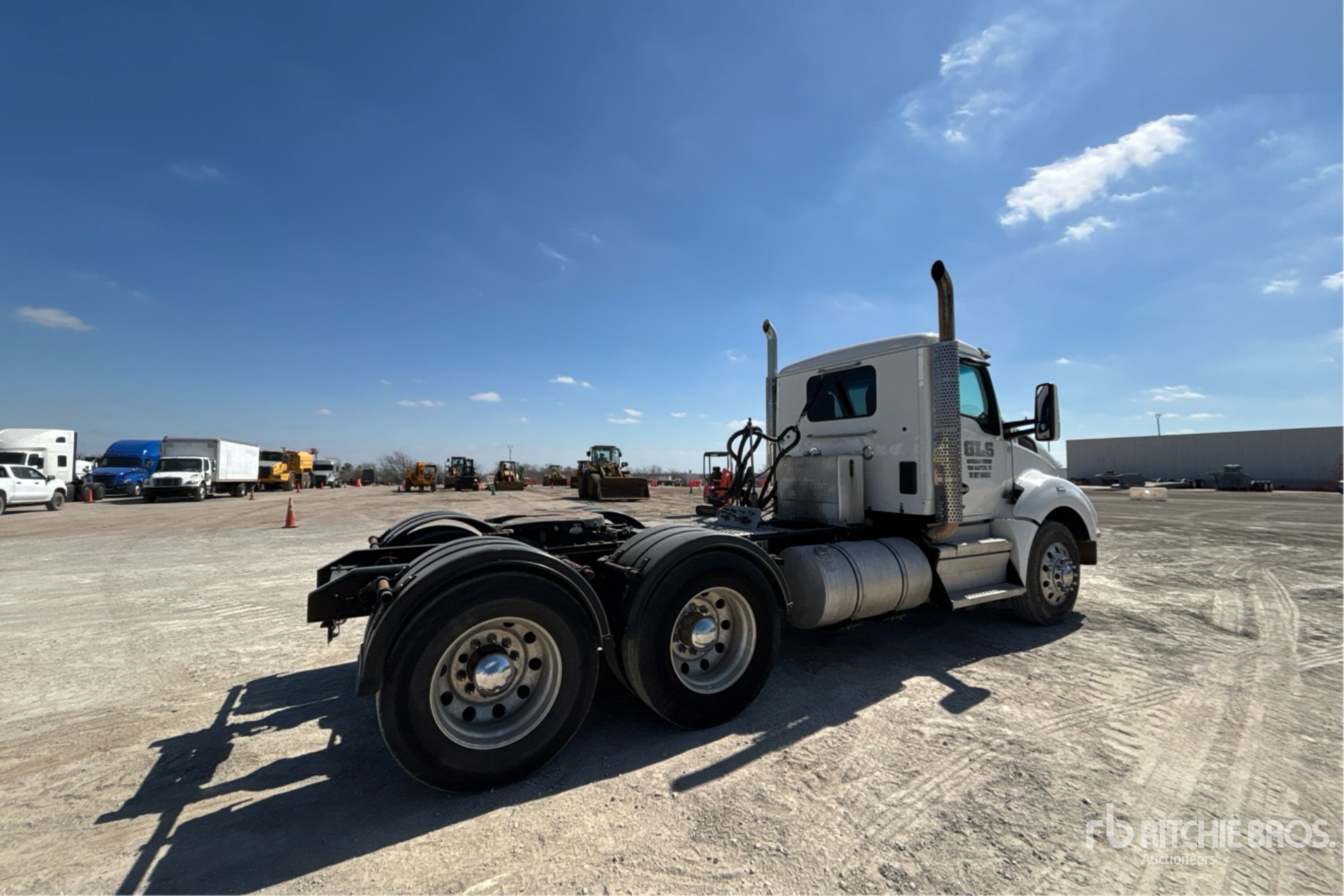 General Appearance with Bild, Ecke hinten rechts