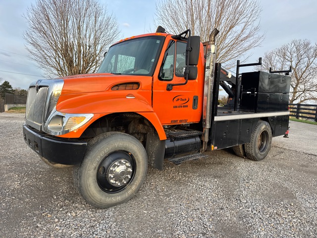 2003 International 7300 4x2 Service Truck 2003 International 7300 4x2 Service Truck
