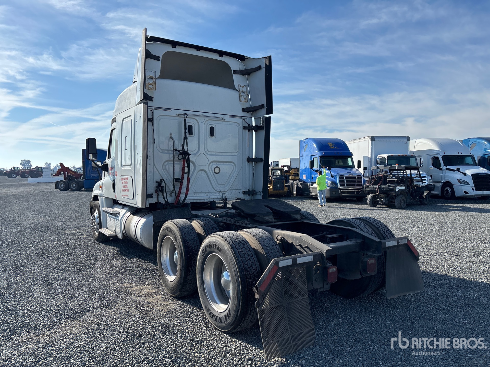 Aspect général with Image, coin arrière gauche