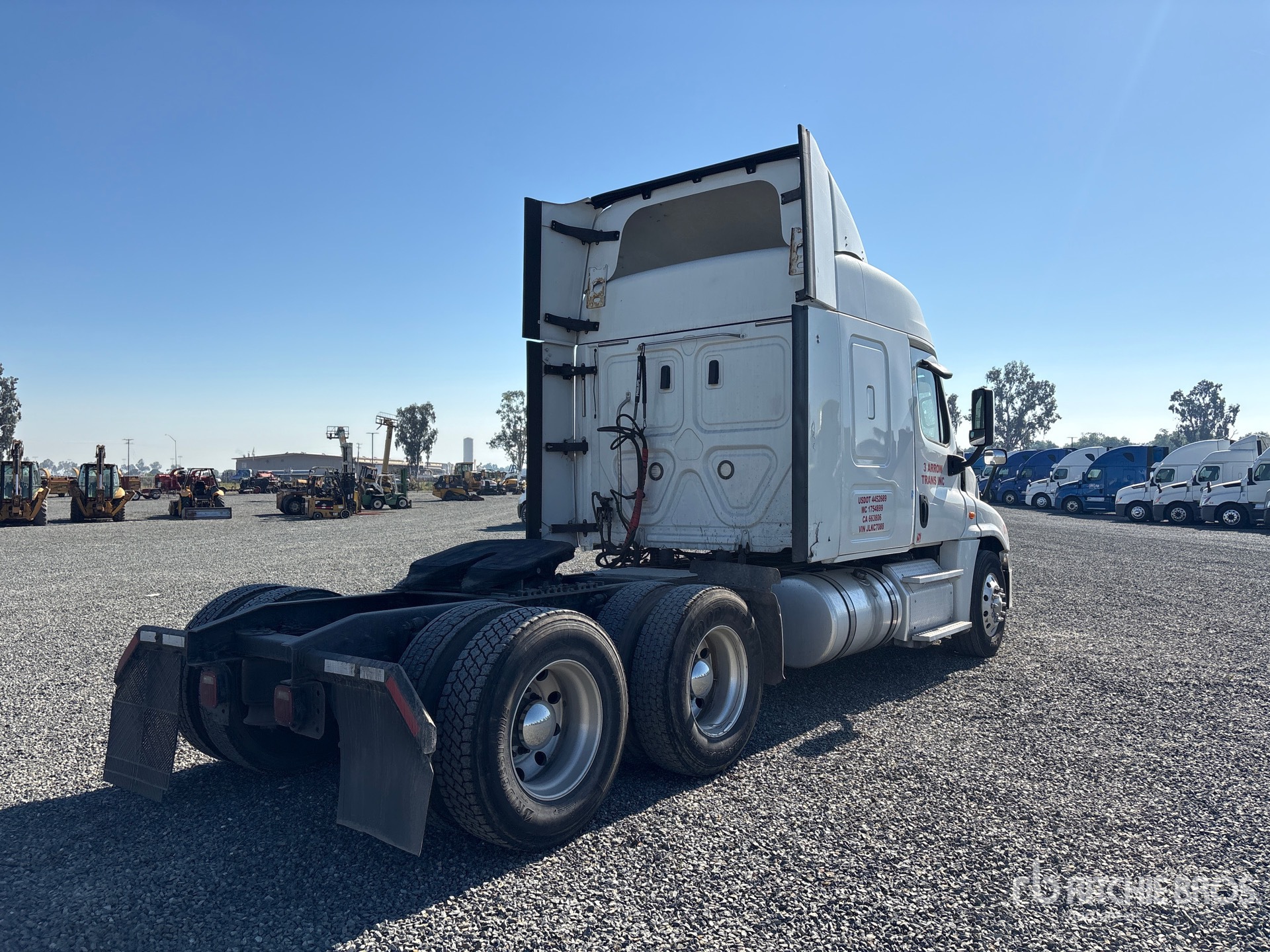 General Appearance with Foto, angolo anteriore sinistro