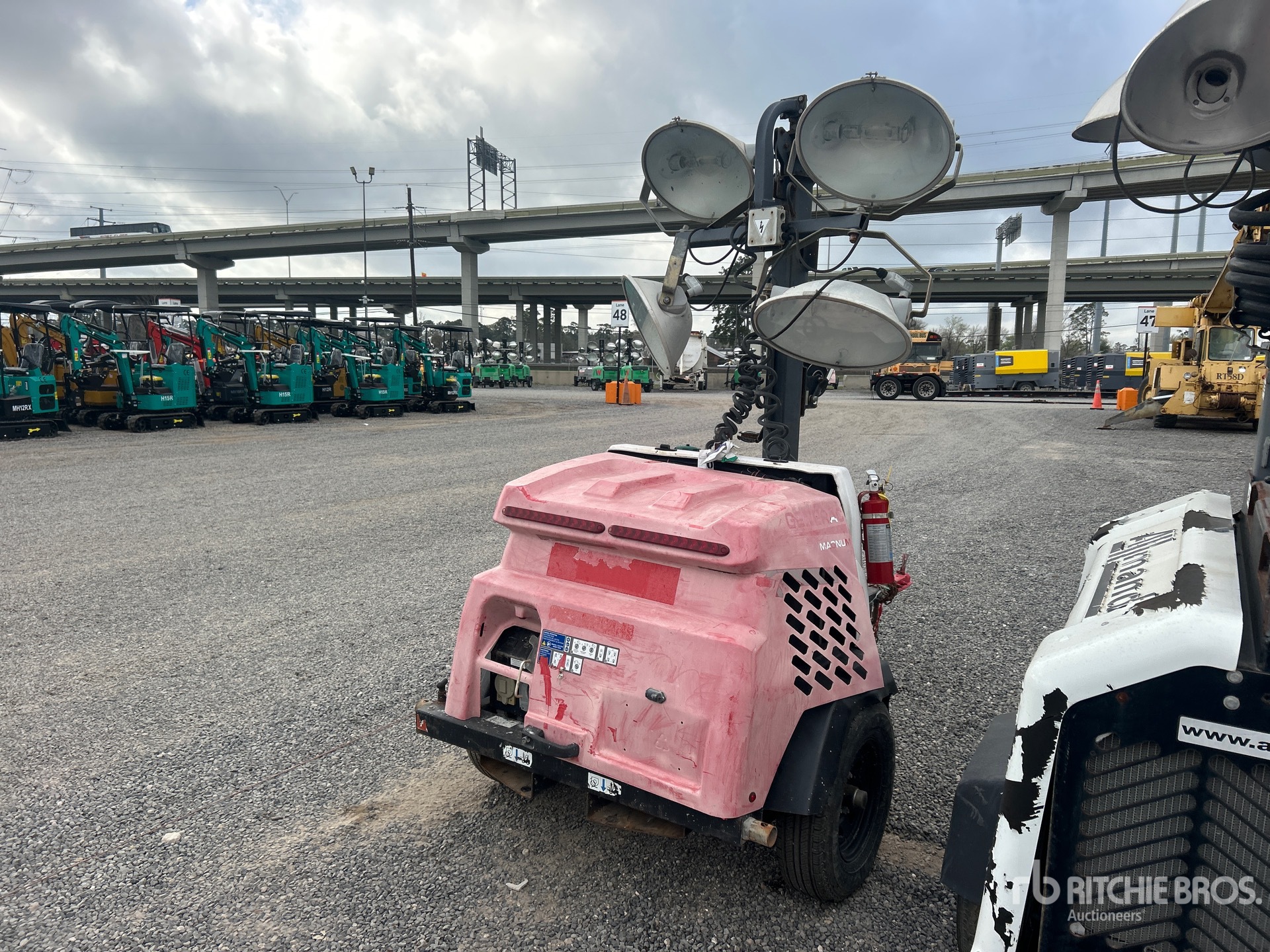 General Appearance with Imagen: esquina trasera derecha