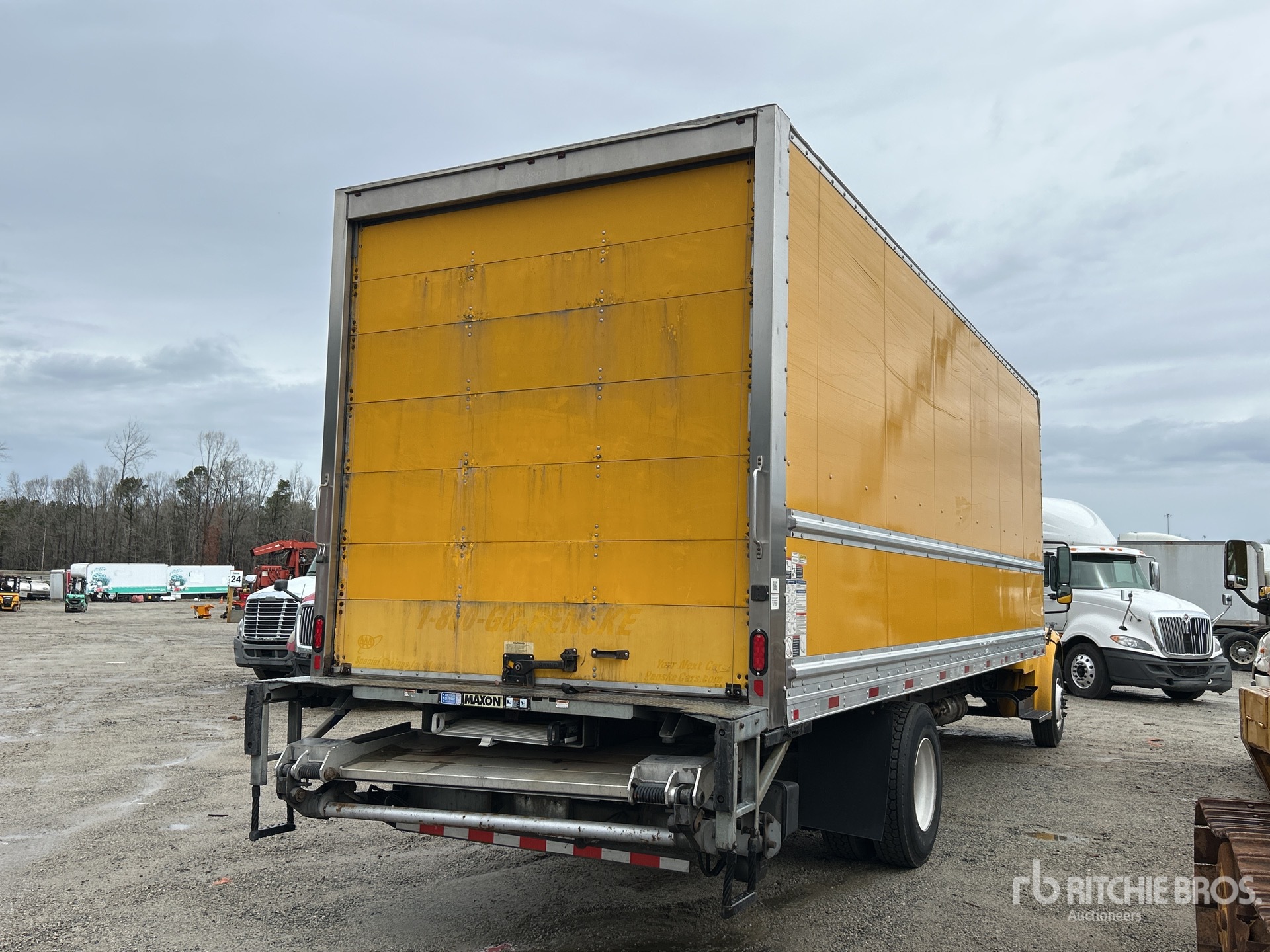 General Appearance with Bild, Ecke hinten rechts