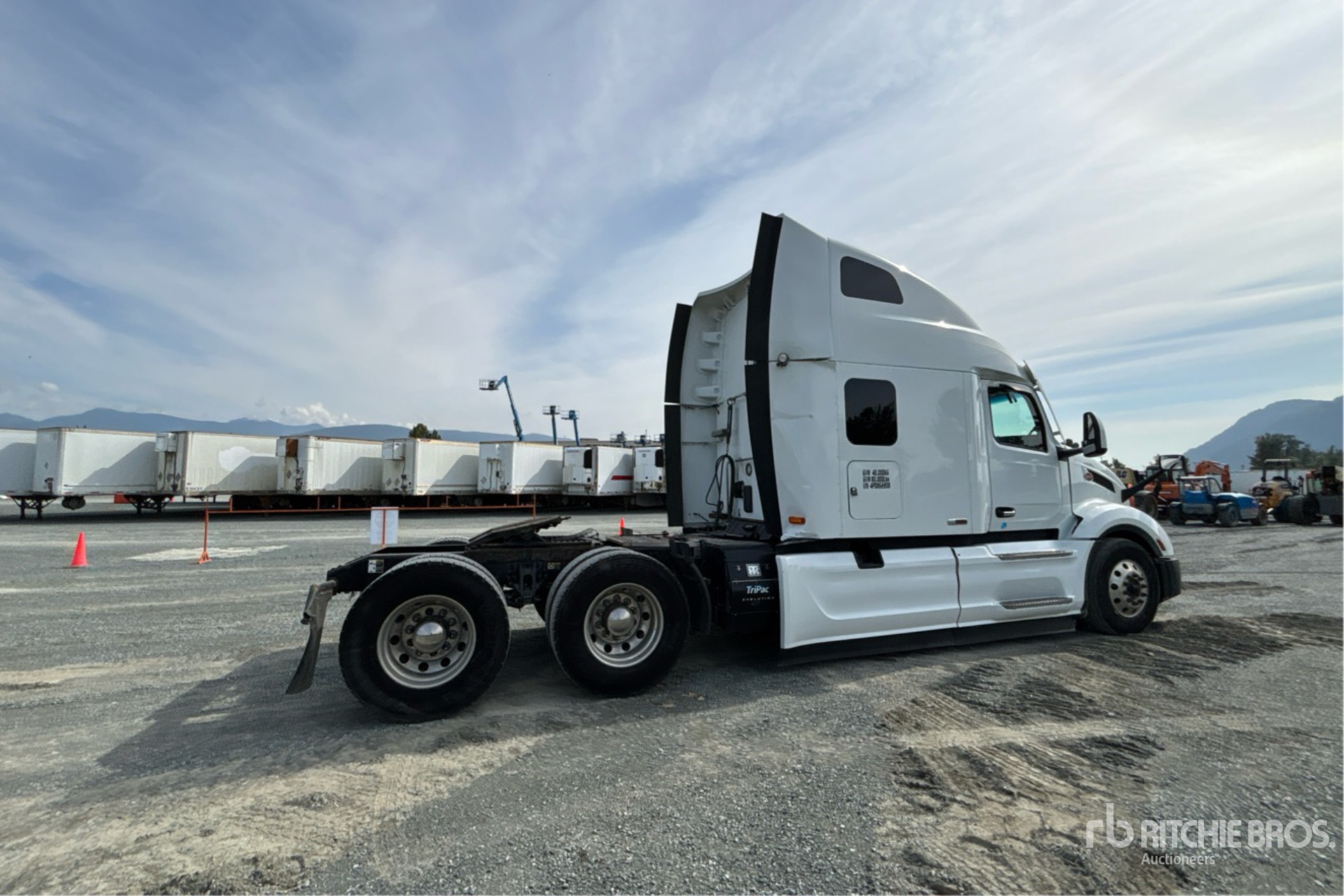 2023 Peterbilt 579