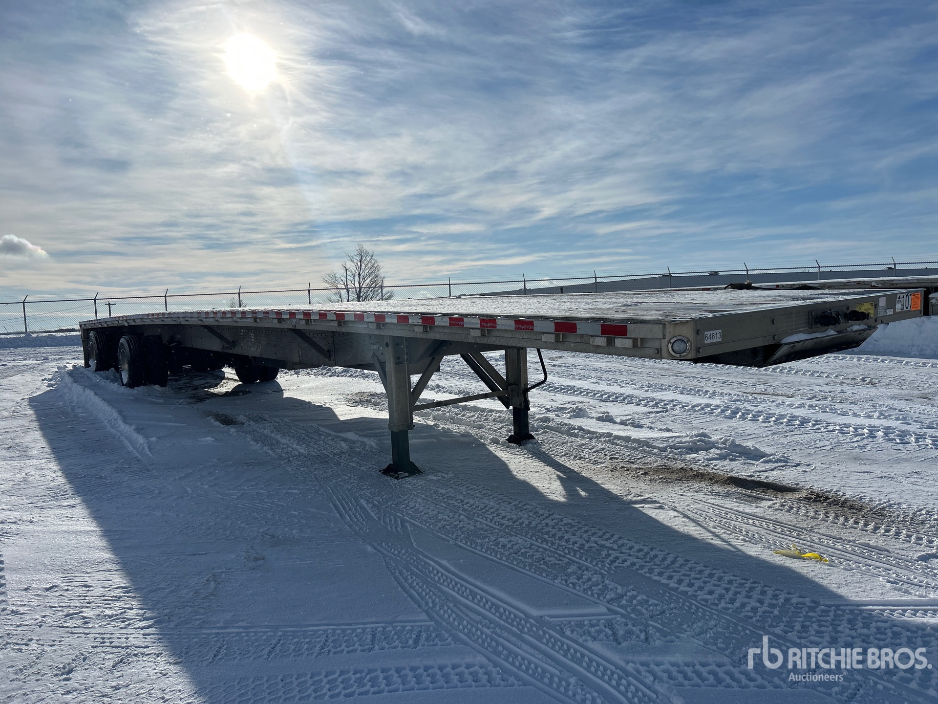 General Appearance with Bild, Ecke vorne rechts