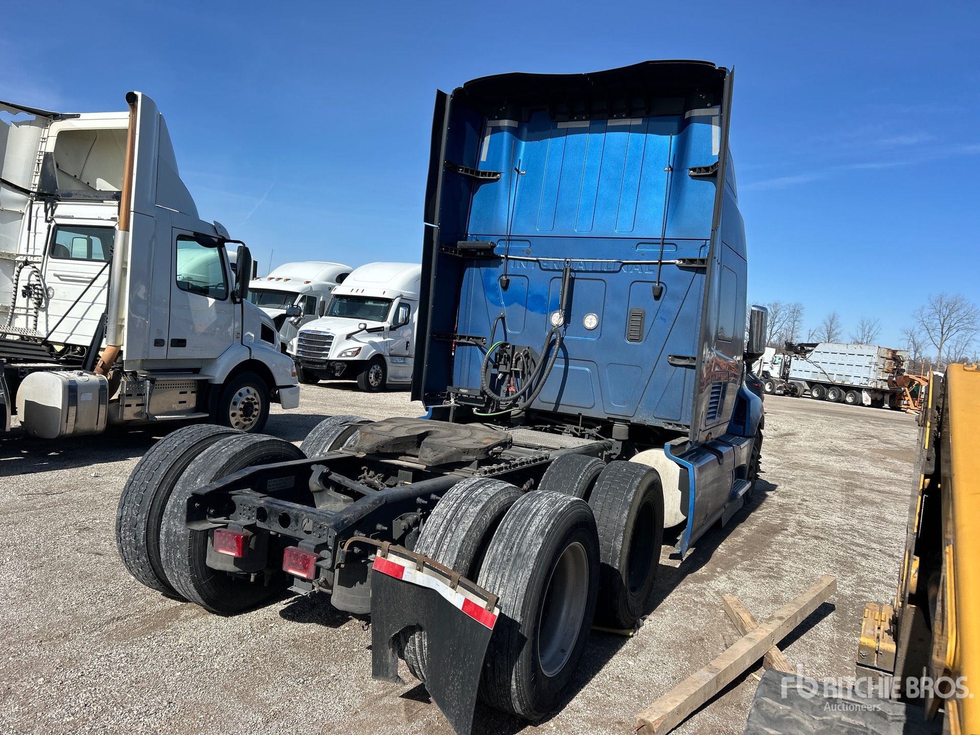 General Appearance with Imagen: esquina trasera derecha