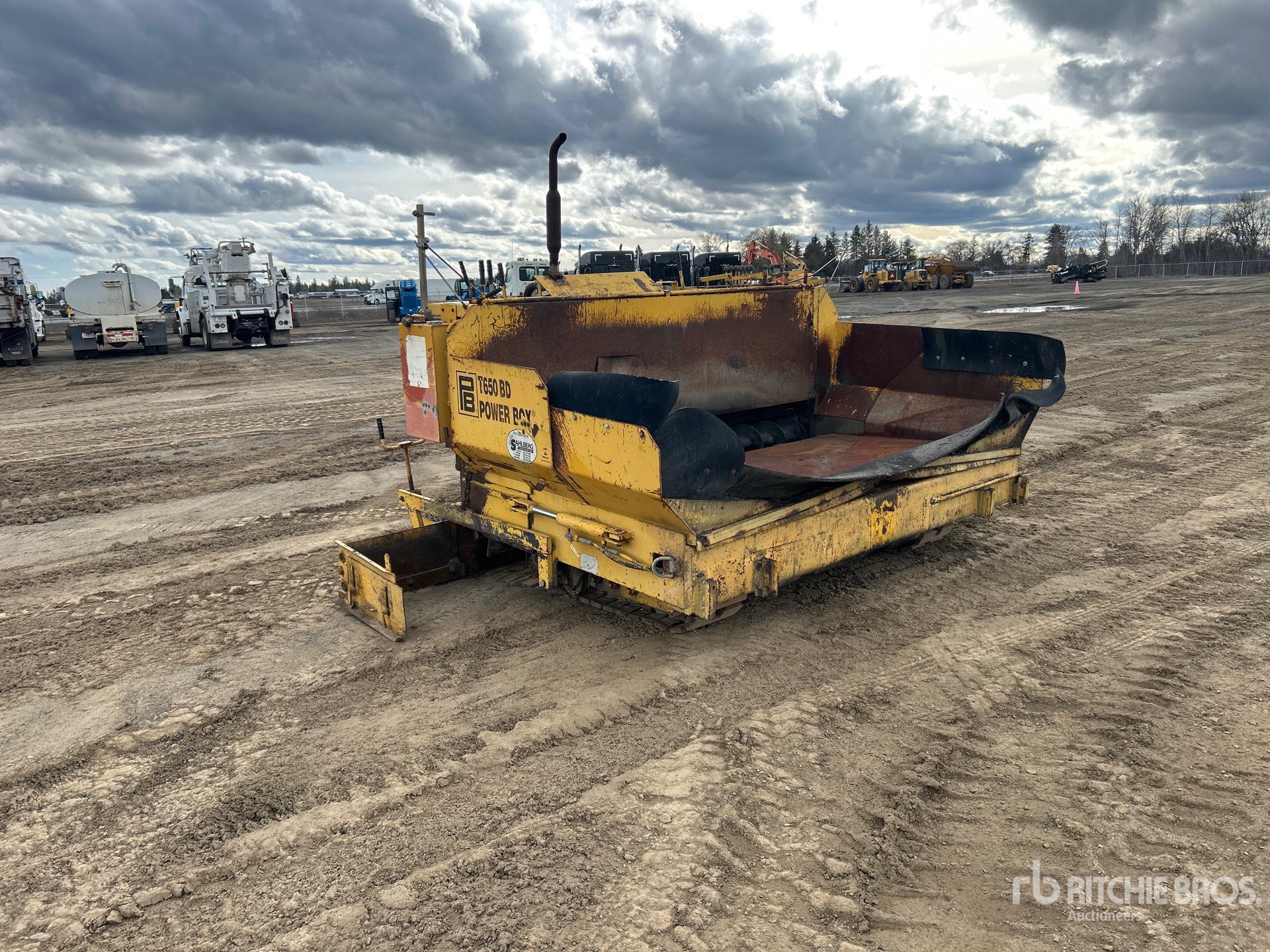 General Appearance with Foto, angolo posteriore sinistro