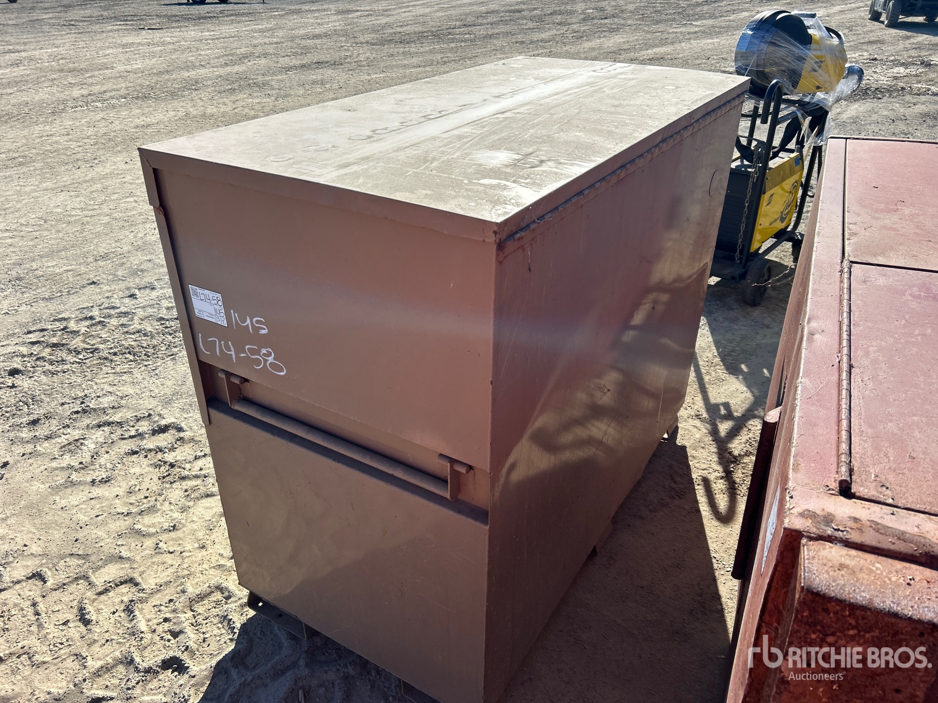 General Appearance with Foto, angolo posteriore sinistro