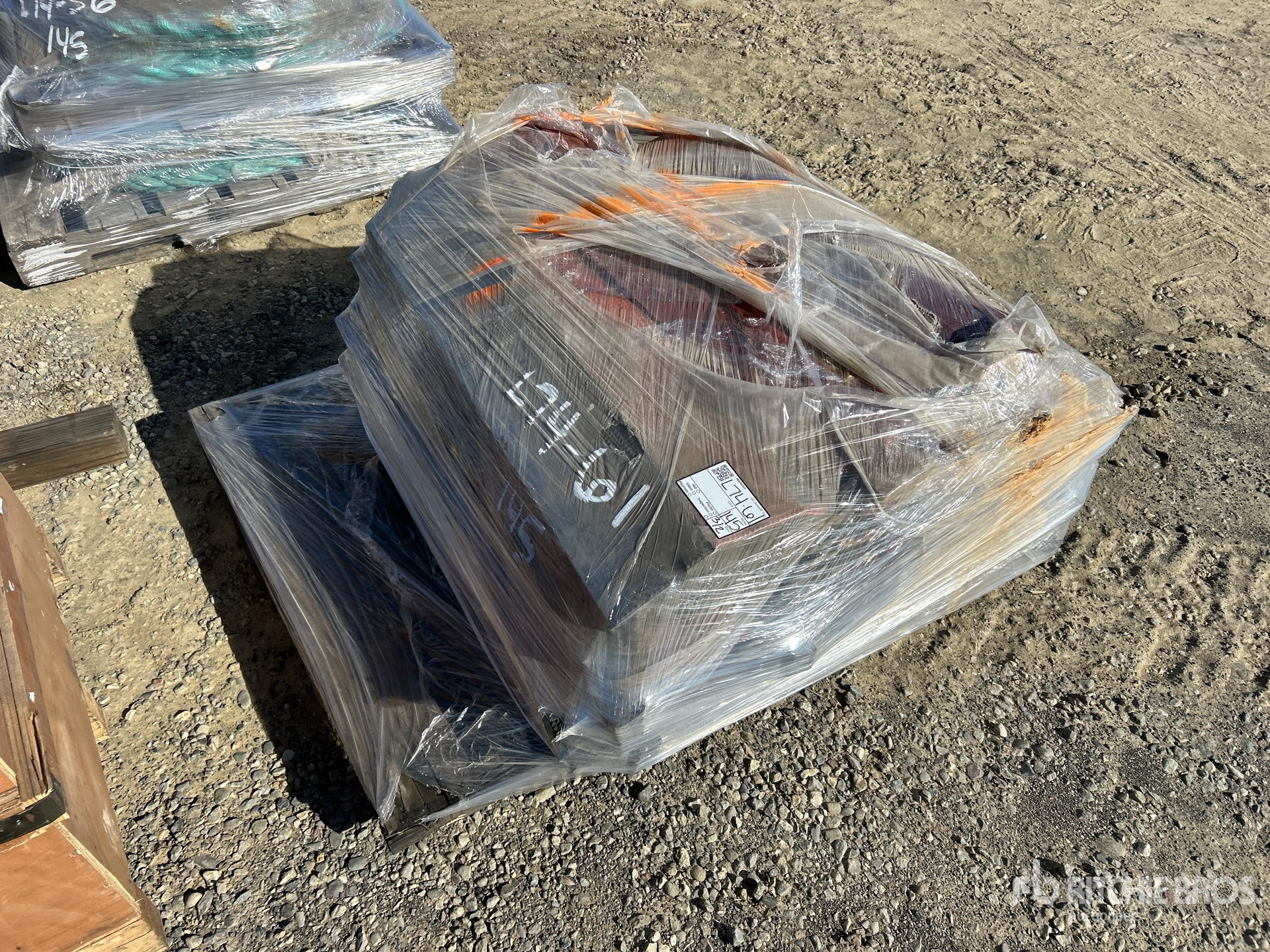 General Appearance with Bild, Ecke vorne links