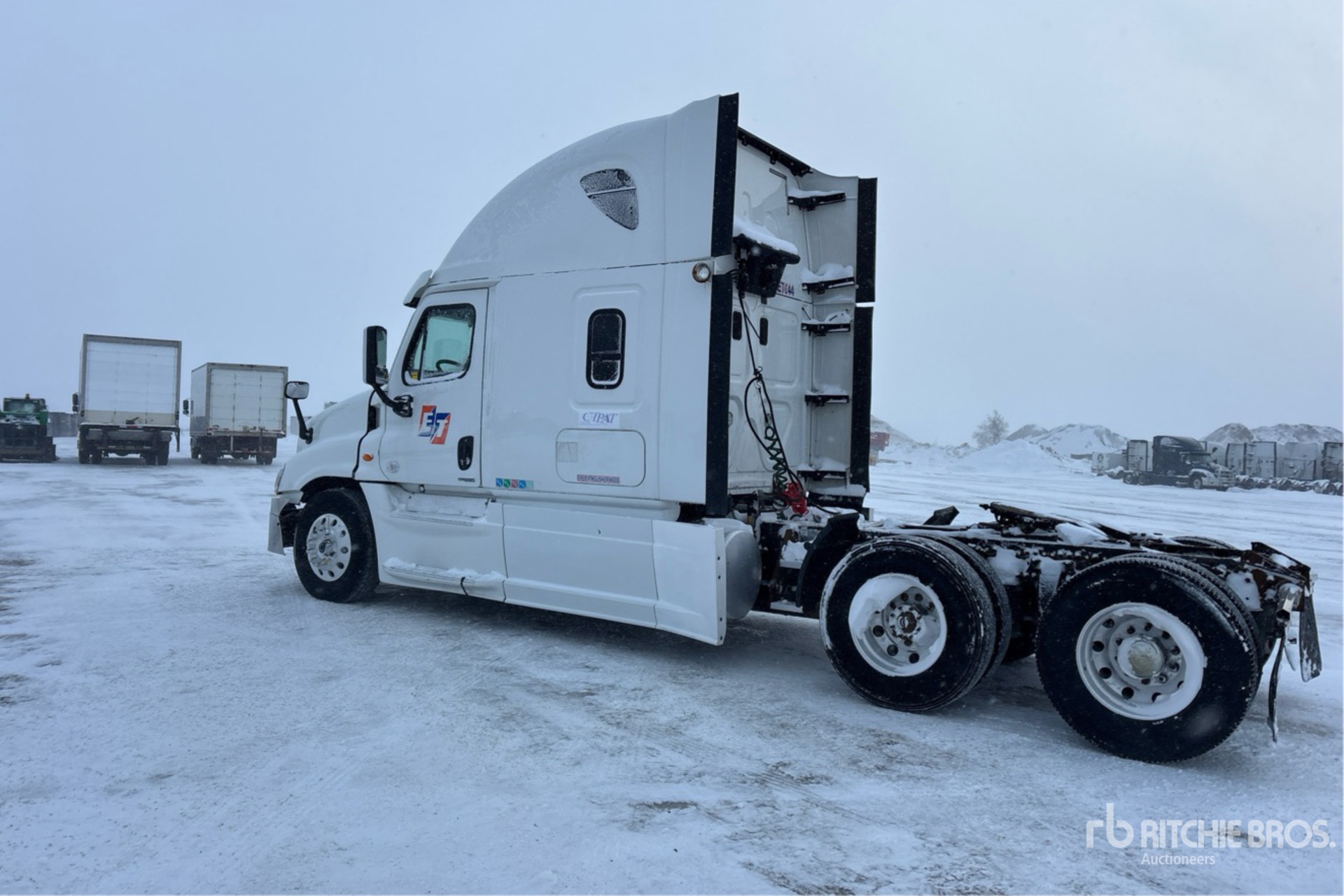 Aspect général with Image, coin arrière gauche