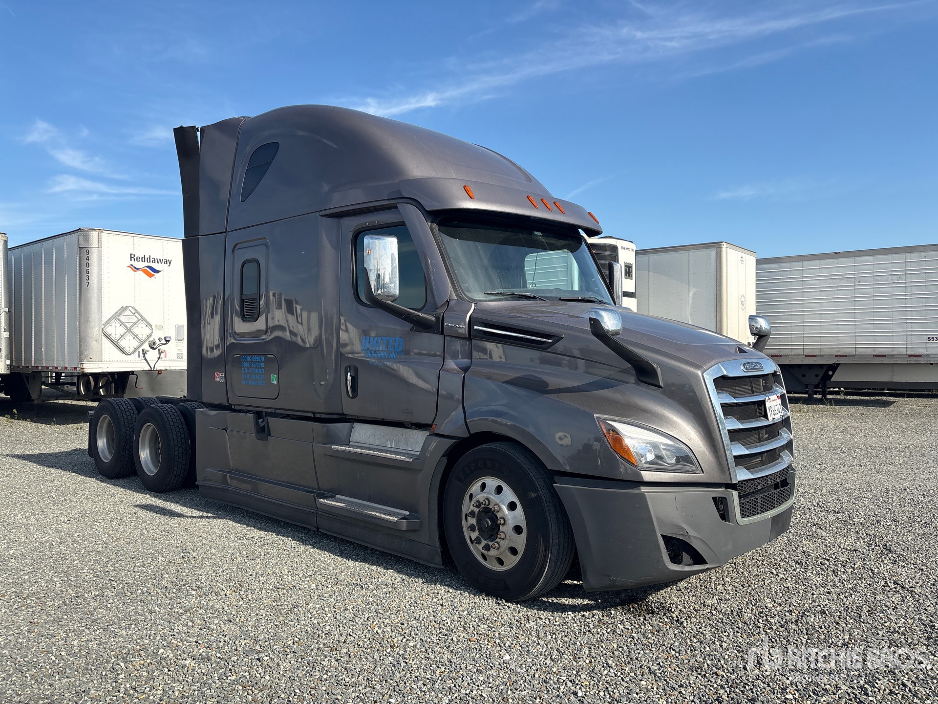 Aspect général with Image, coin avant droit