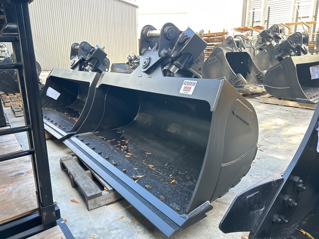 2022 Komatsu 1850 mm Q/C Hydraulic Tilting Excavator Bucket - Fits Komatsu PC130 (Unused)