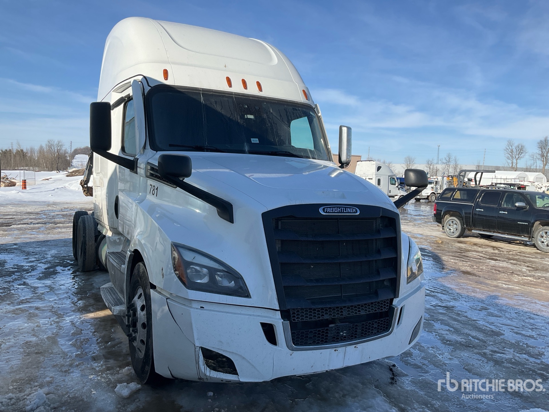 General Appearance with Bild, Ecke vorne rechts