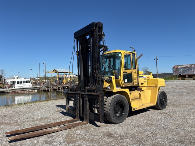 2012 Hyundai 160D-7E Pneumatic Tire Forklift
