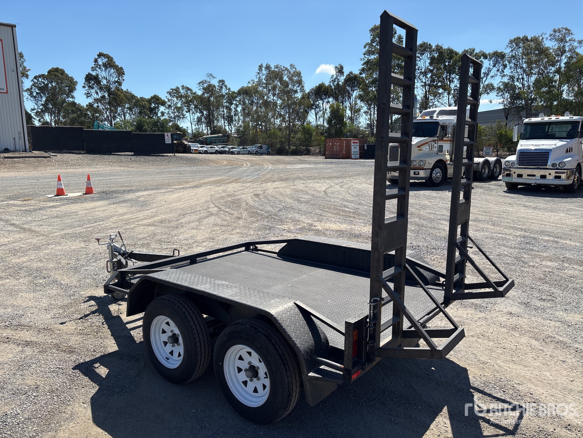 General Appearance with Picture, Right Rear Corner