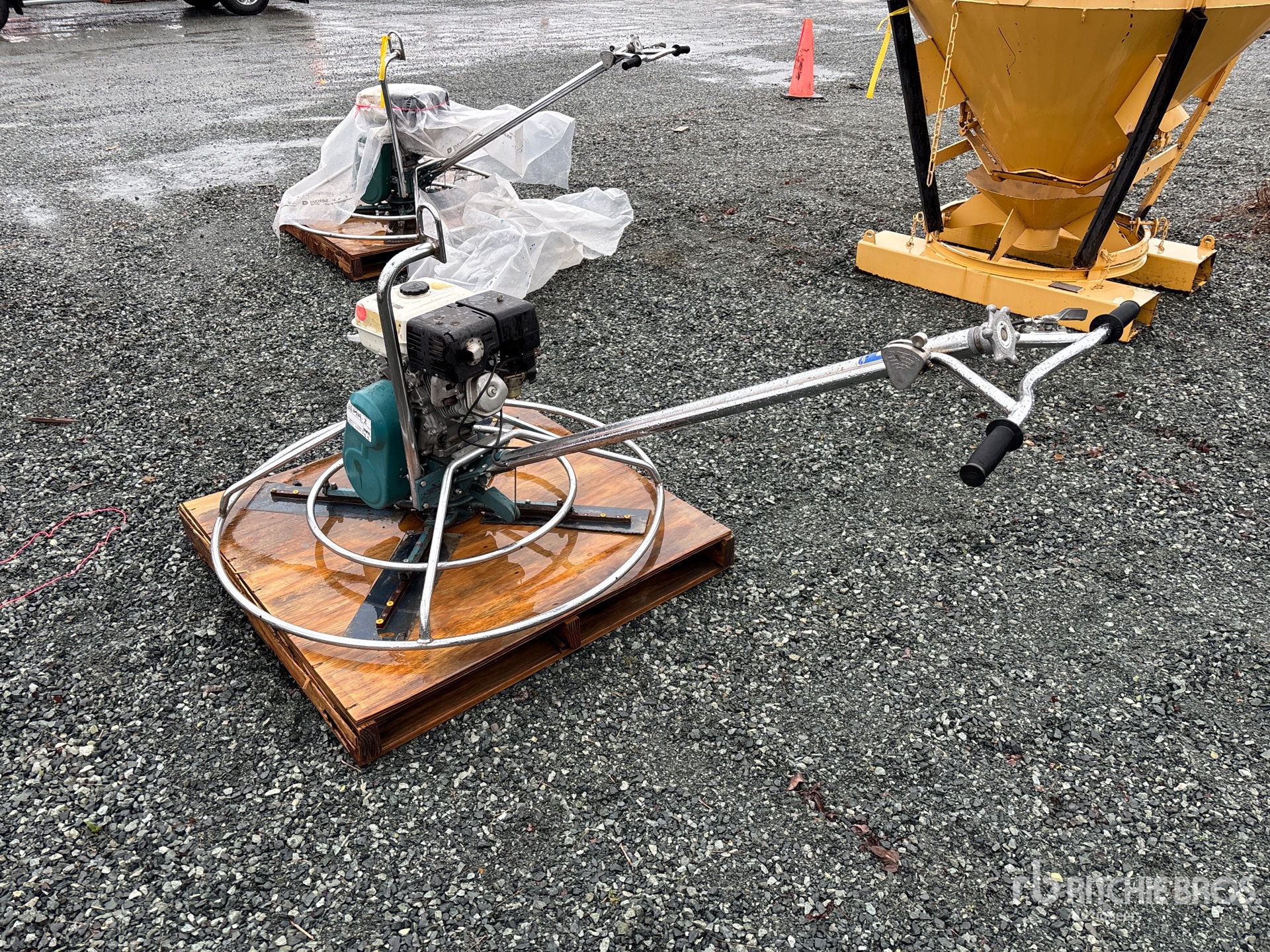 Aspect général with Image, coin arrière gauche