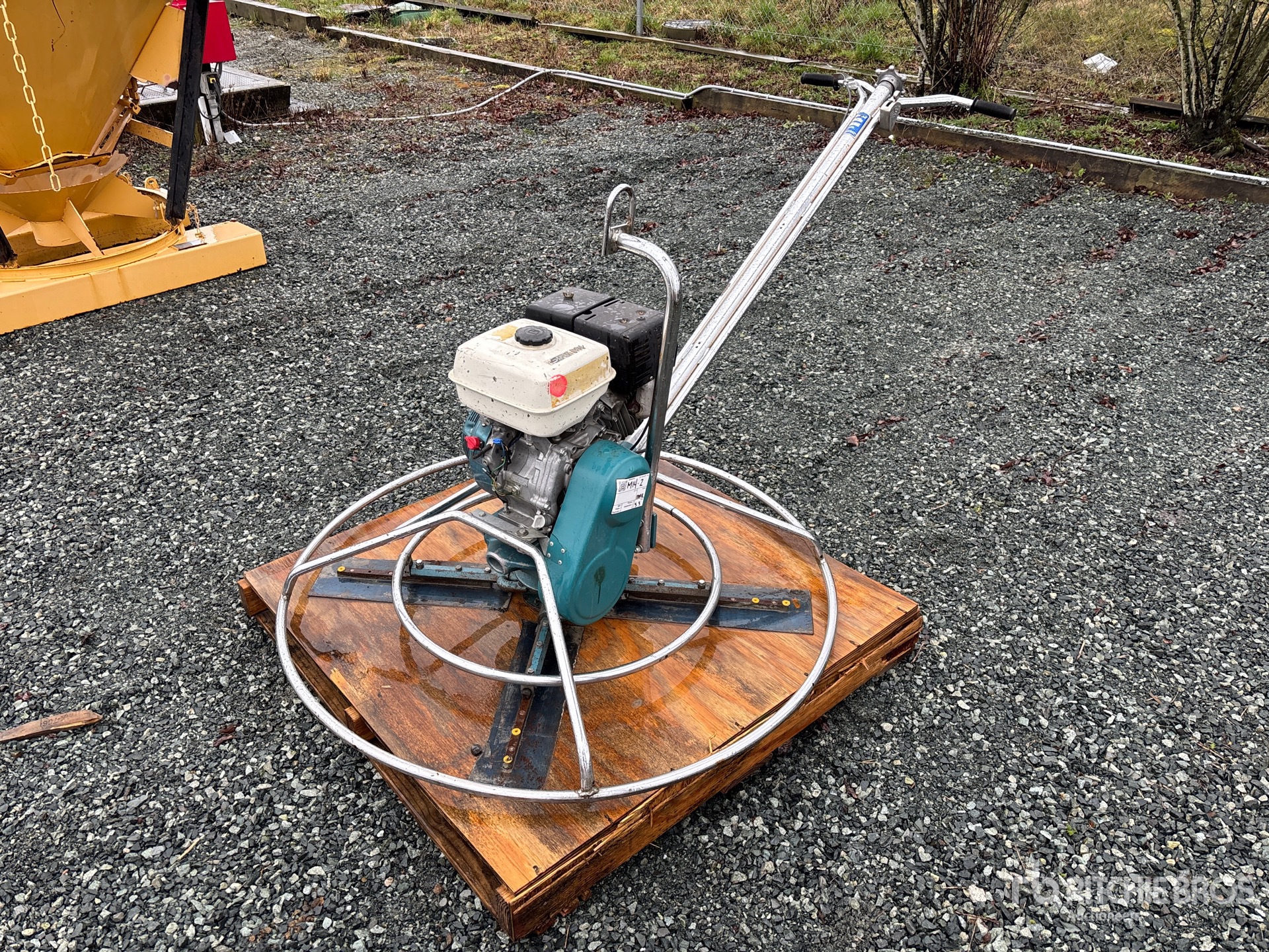 Aspect général with Image, coin avant gauche