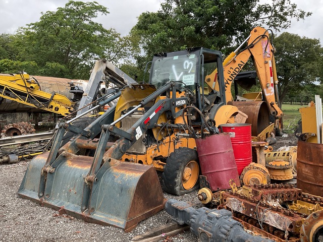 2013 Hyundai H930C Backhoe Loader (Inoperable) 2013 Hyundai H930C Backhoe Loader (Inoperable)