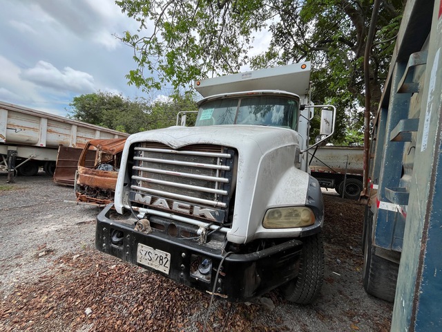 2012 Mack GU813 Tipper Truck (Inoperable) 2012 Mack GU813 Tipper Truck (Inoperable)