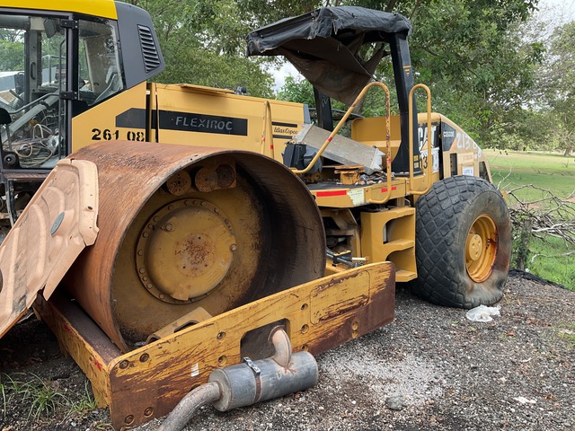2012 Cat CS533E Smooth Drum Compactor (Inoperable)