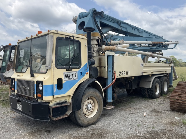Putzmeister on 2002 Mack MR688S 6x4 Concrete Pump Truck